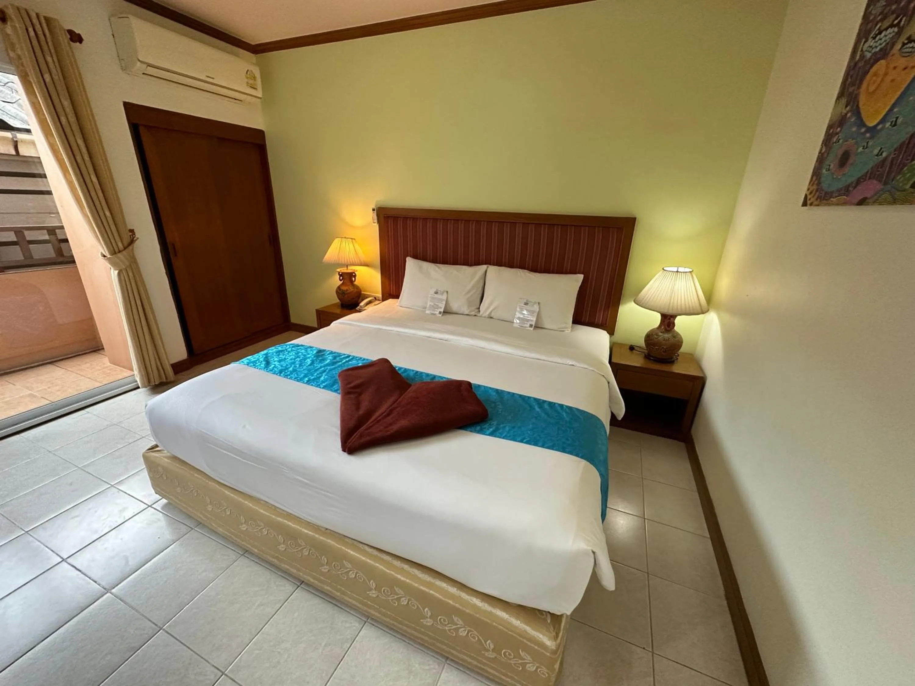 Bedroom, Bed in Thipurai Beach Hotel