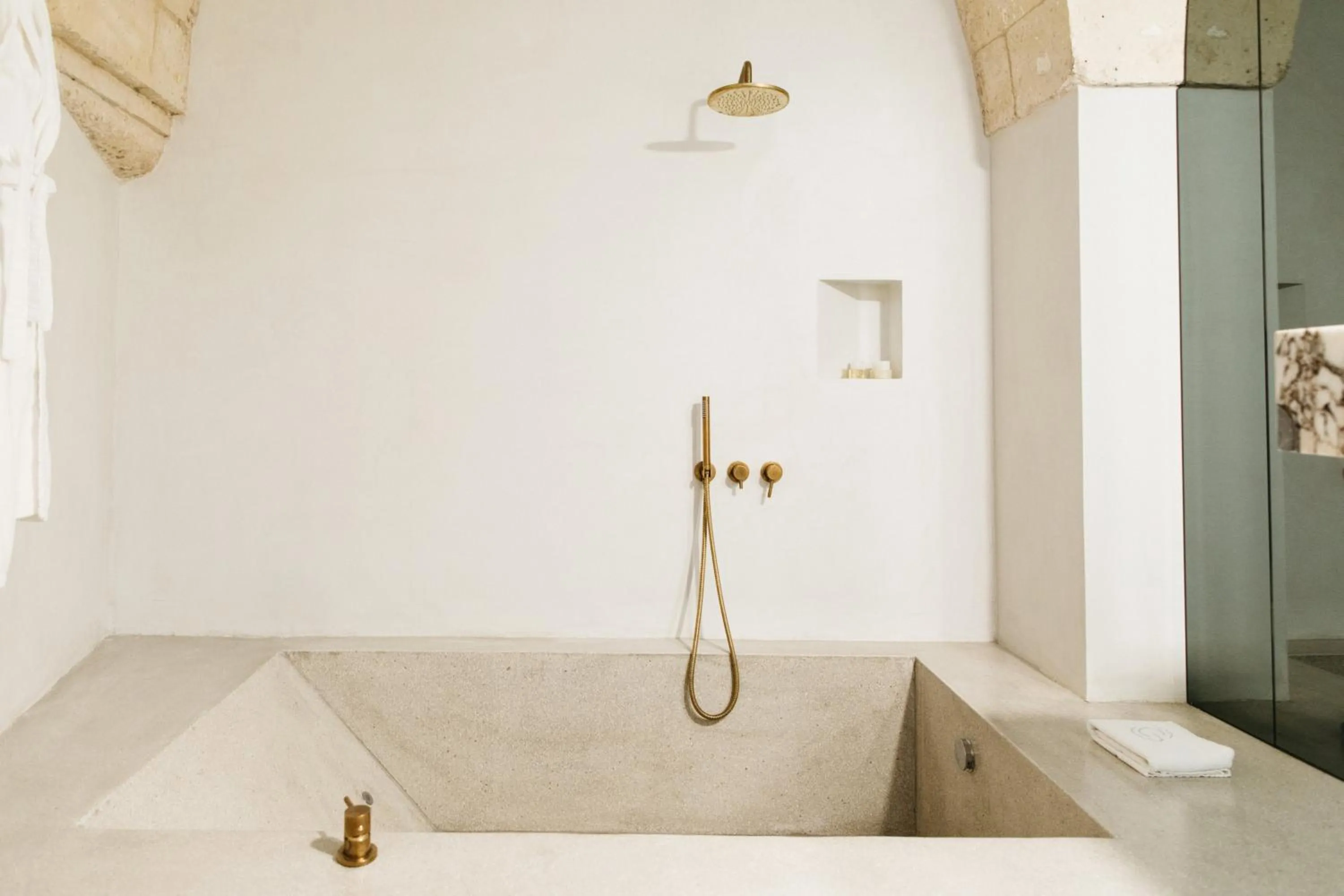 Shower in Palazzo De Noha - Boutique Hotel