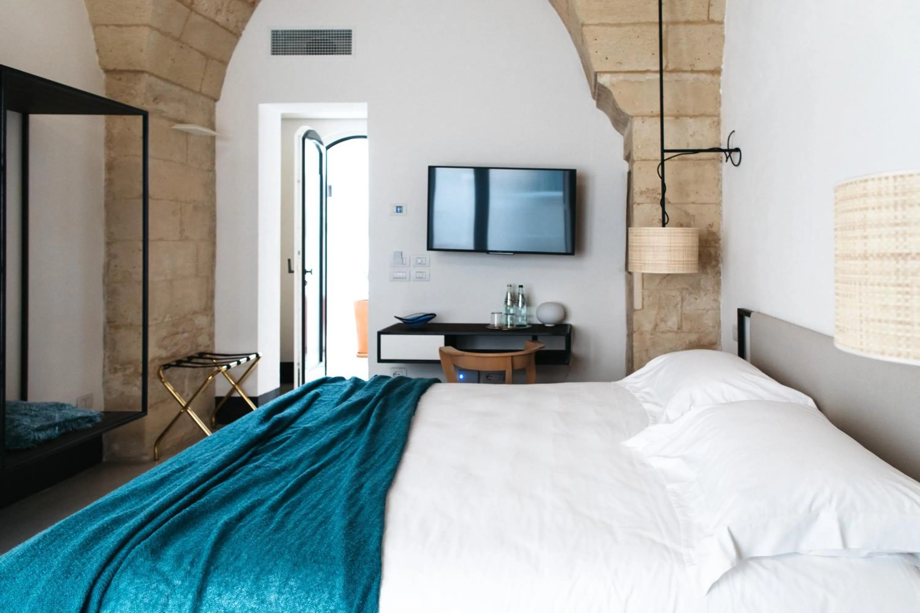 Photo of the whole room, Bed in Palazzo De Noha - Boutique Hotel