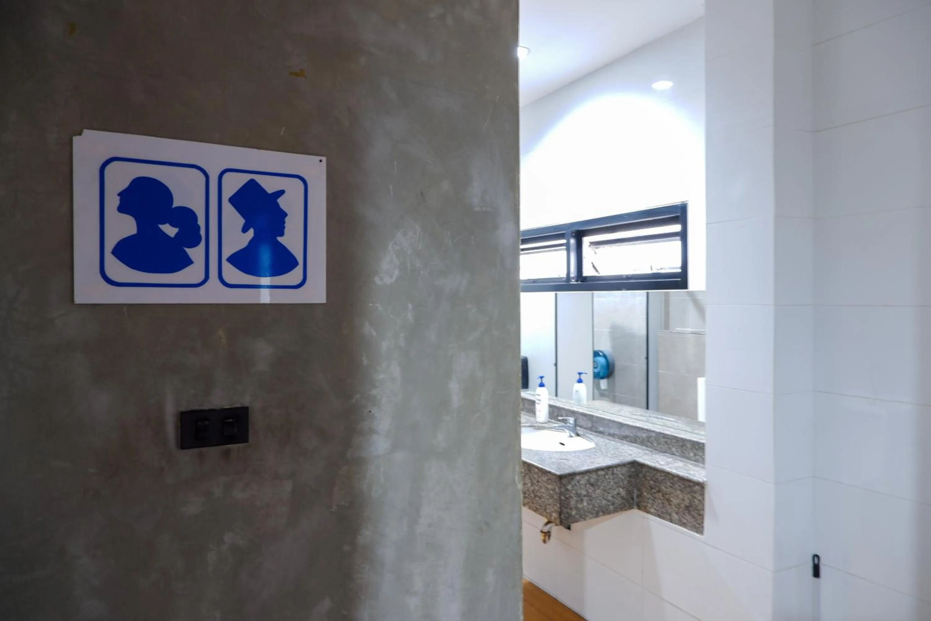 Bathroom in 18 Coins Budget Hotel