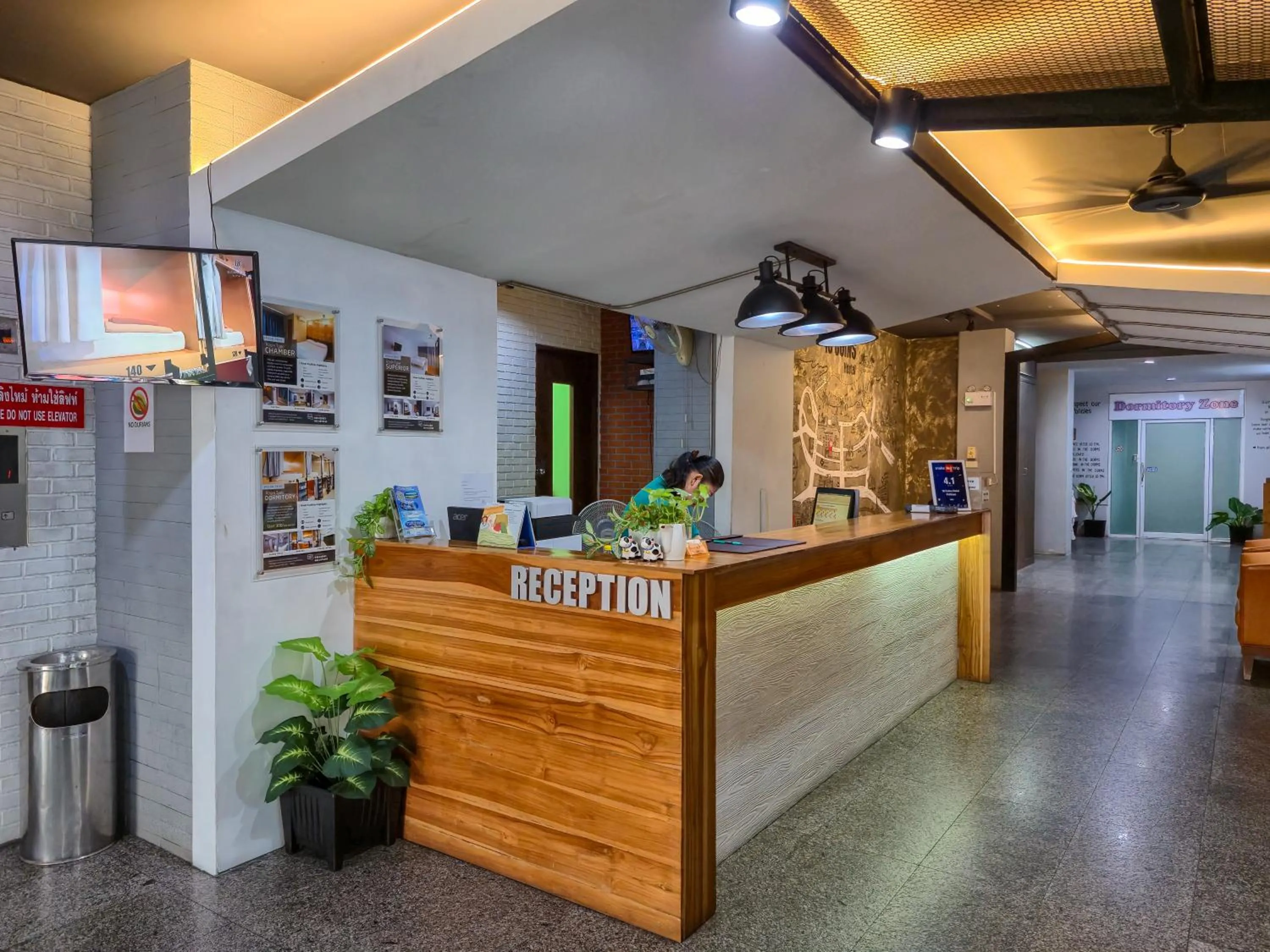Lobby or reception in 18 Coins Budget Hotel