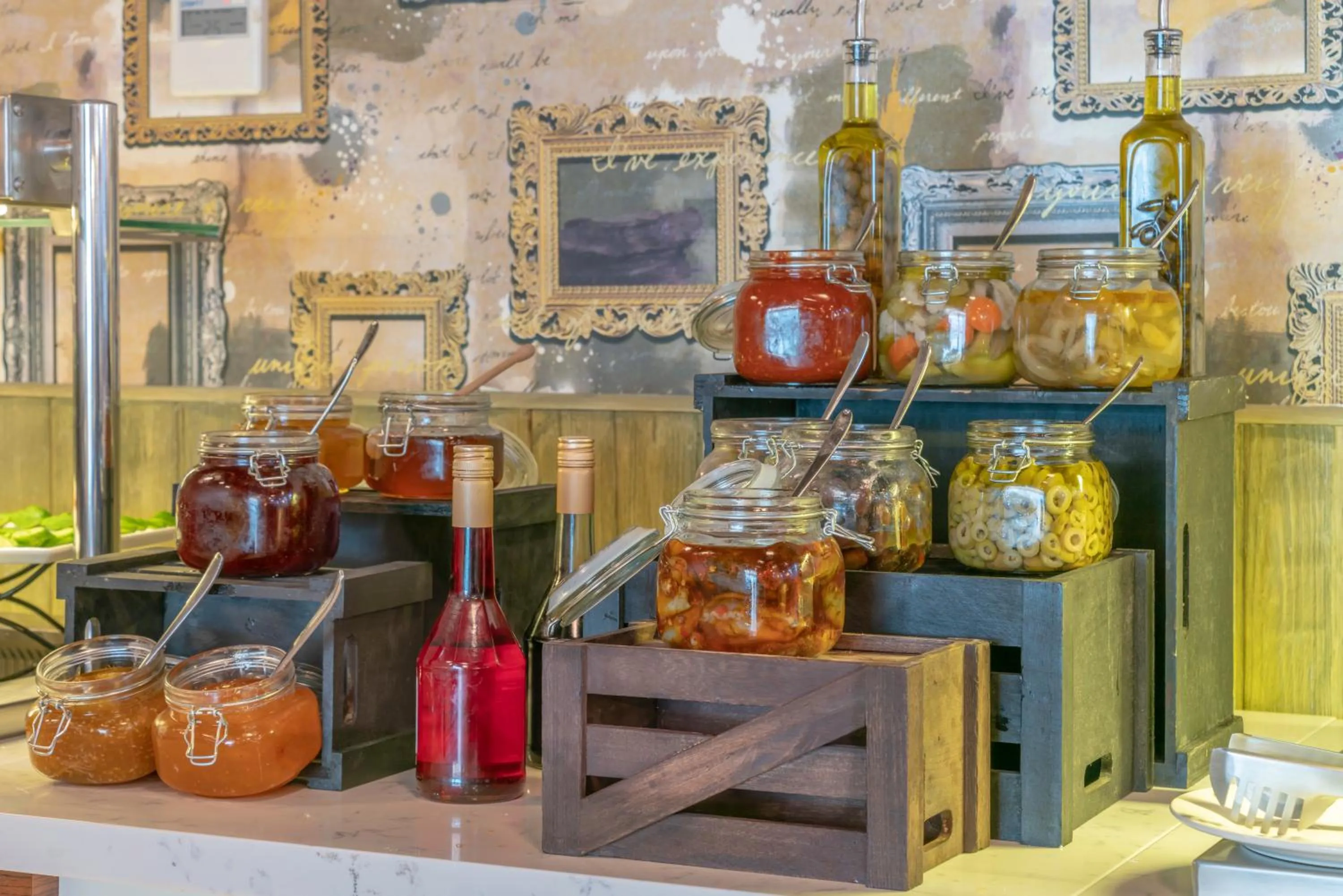 Banquet/Function facilities in Makeen Homes by Warwick Hotel