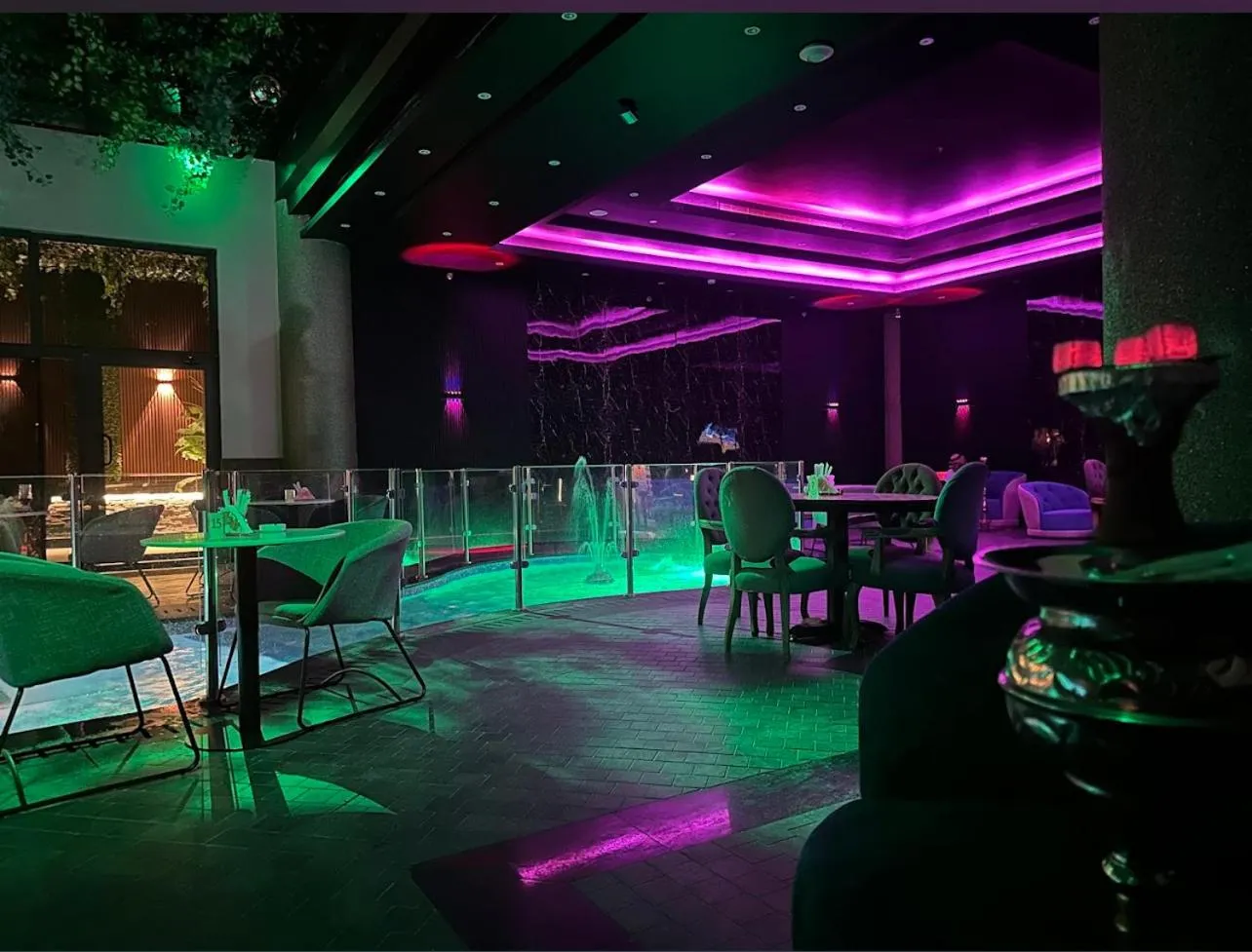 Restaurant/places to eat in Makeen Homes by Warwick Hotel