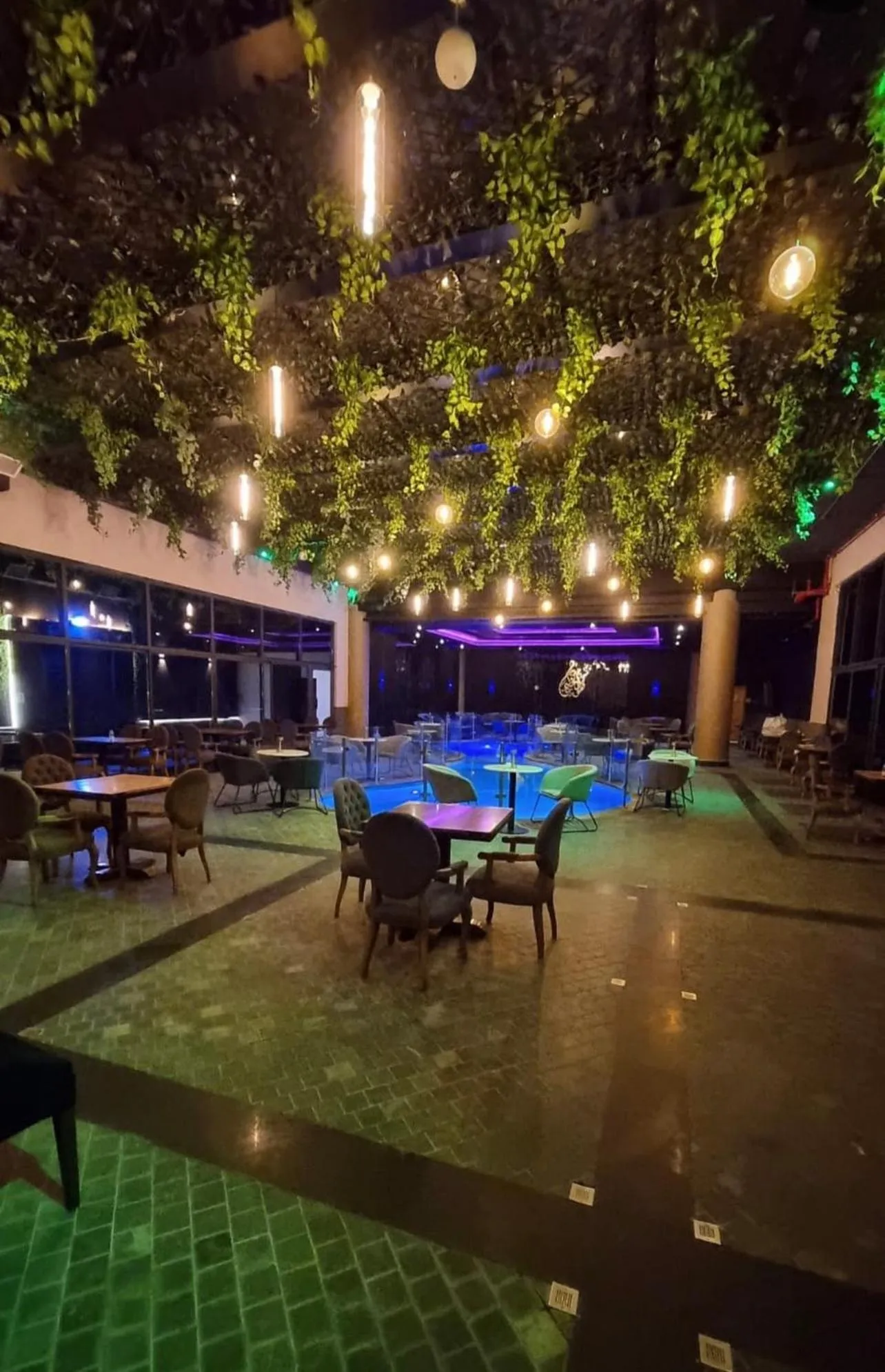 Restaurant/places to eat in Makeen Homes by Warwick Hotel