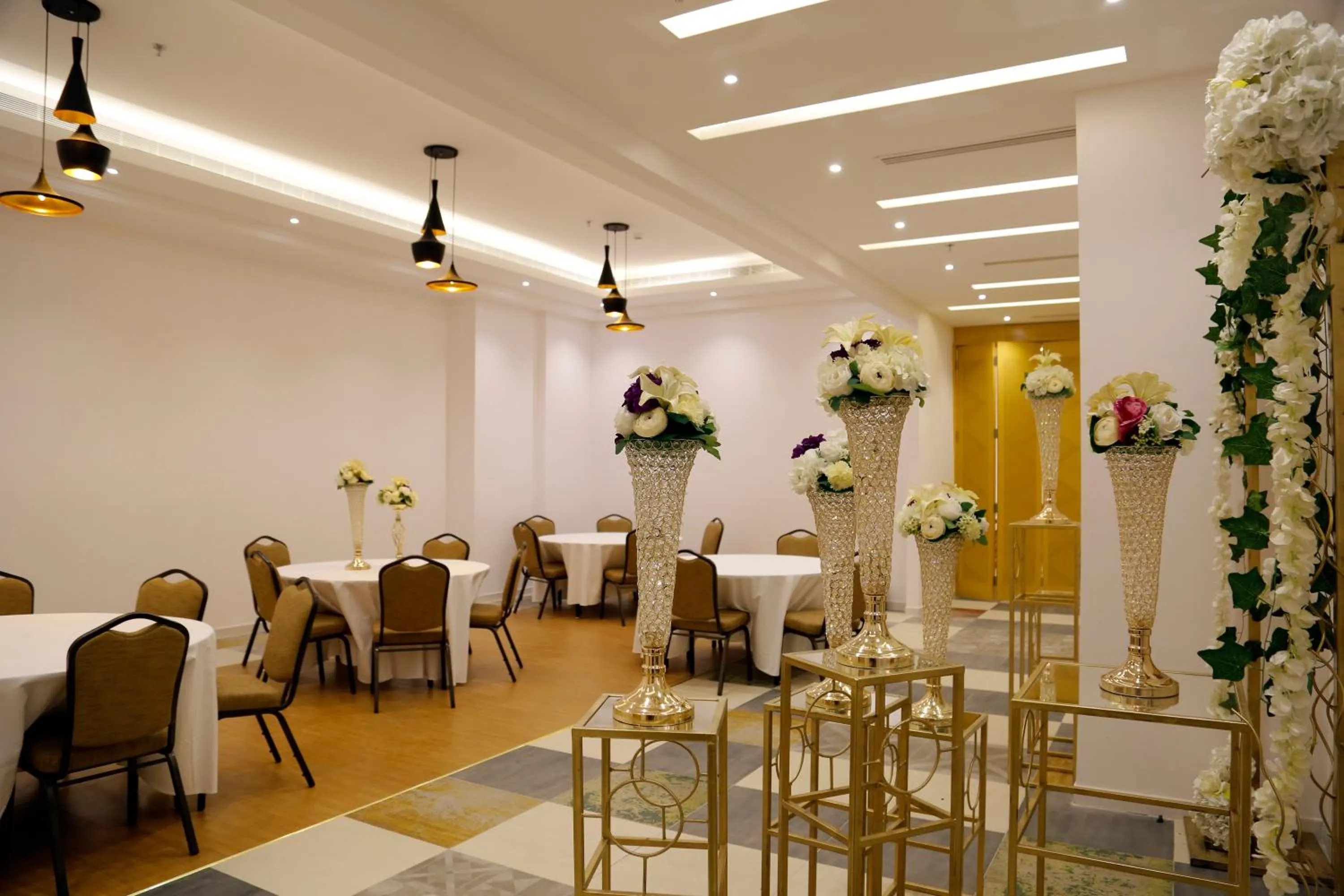 Banquet/Function facilities in Makeen Homes by Warwick Hotel