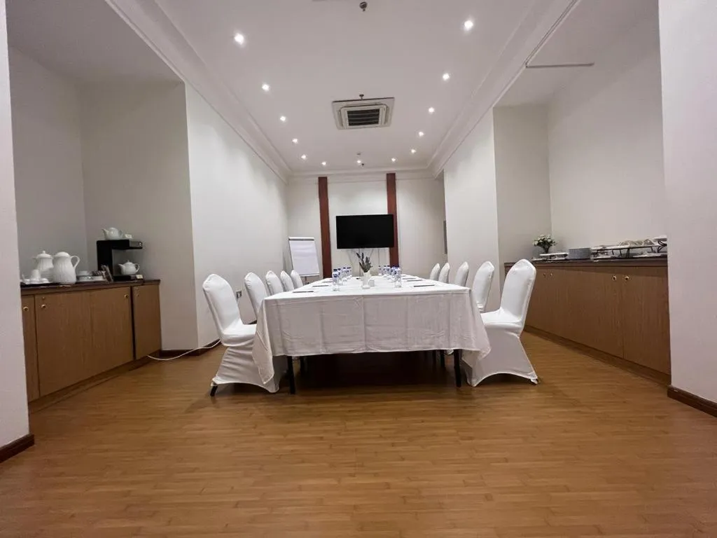 Makeen Homes by Warwick Hotel