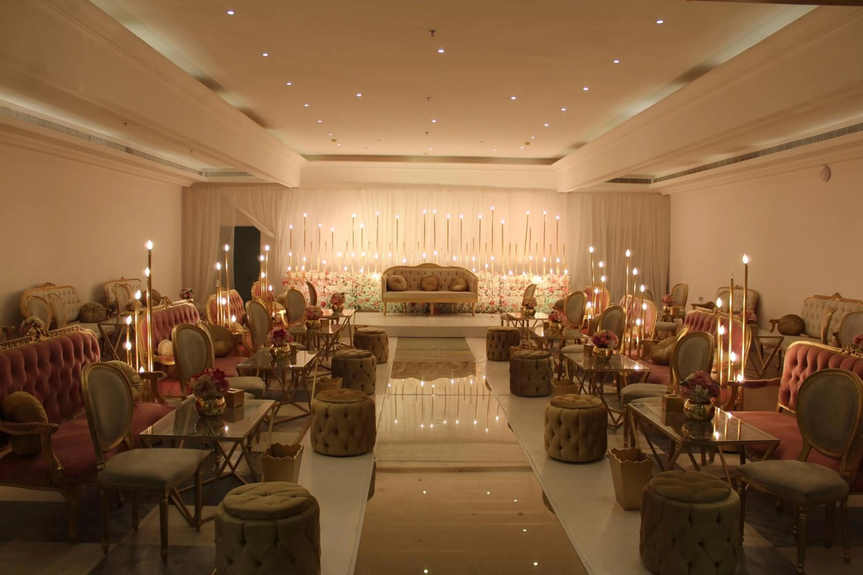 Banquet/Function facilities in Makeen Homes by Warwick Hotel