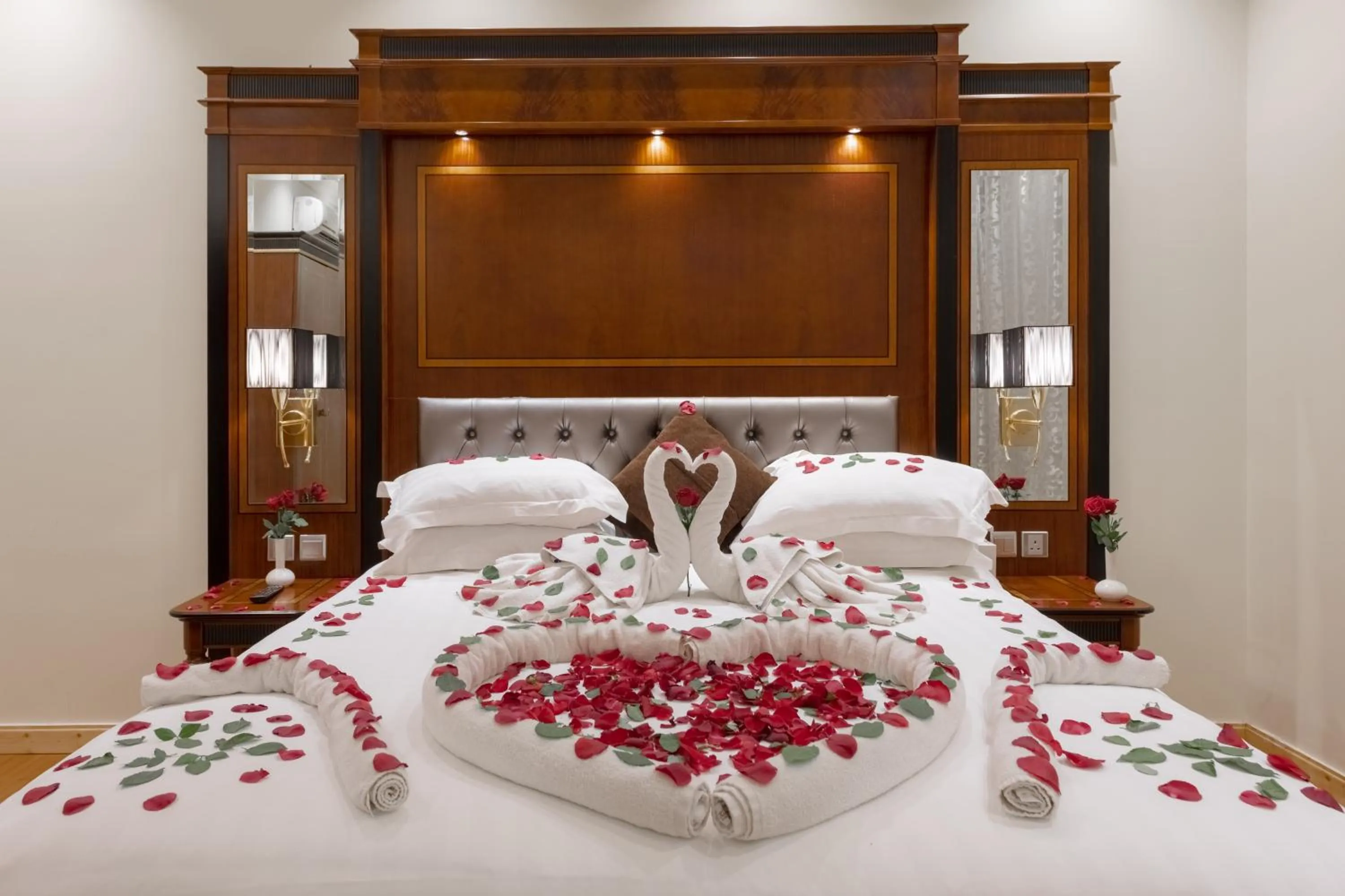 Bedroom, Bed in Makeen Homes by Warwick Hotel