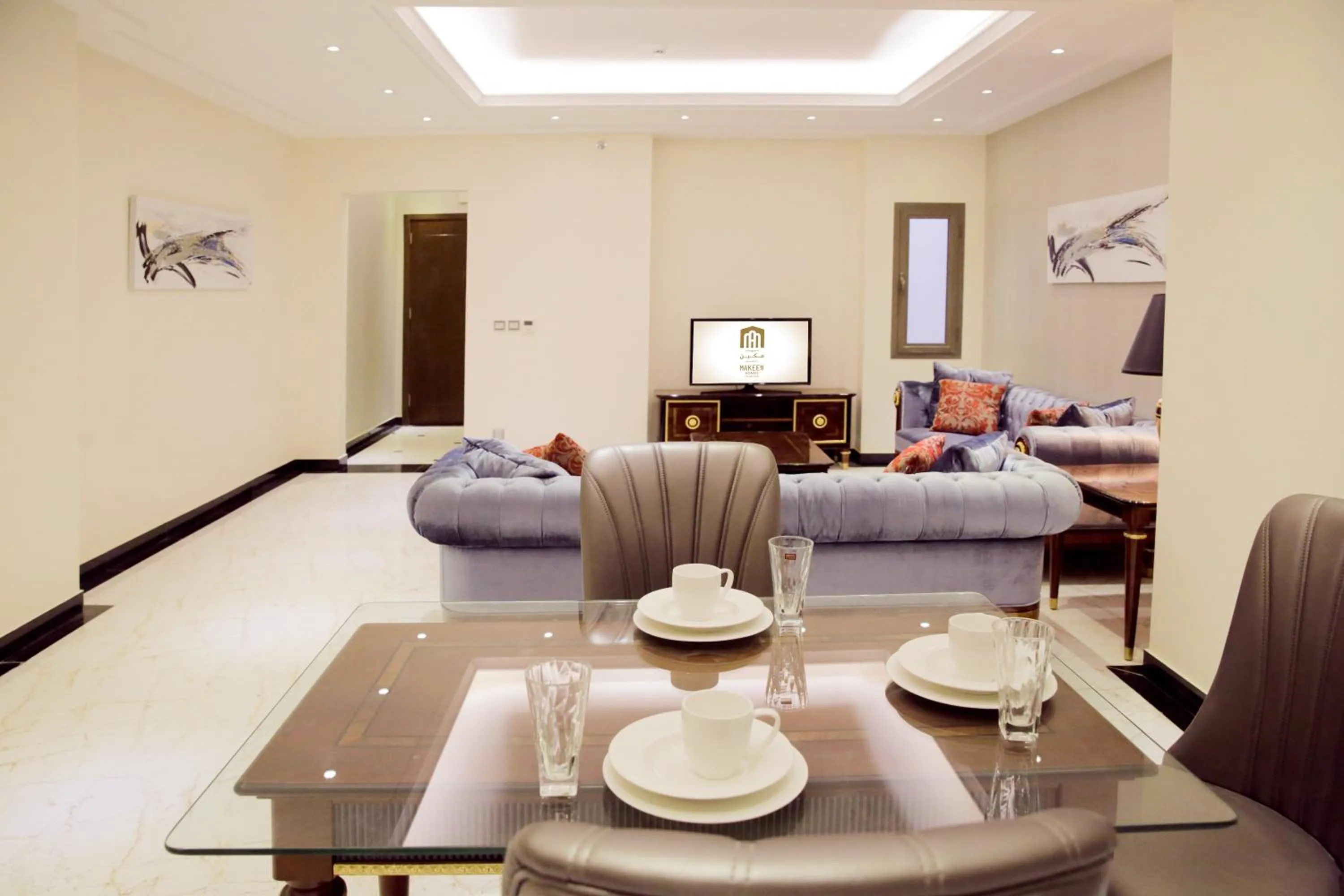 Dining area in Makeen Homes by Warwick Hotel