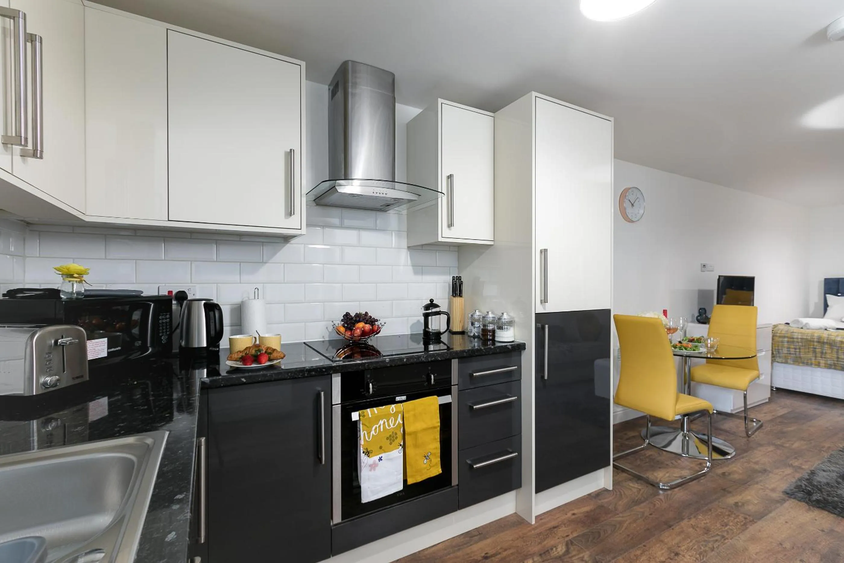 Kitchen or kitchenette in KVM - City Apartments - Contractors - Town Centre by KVM Stays