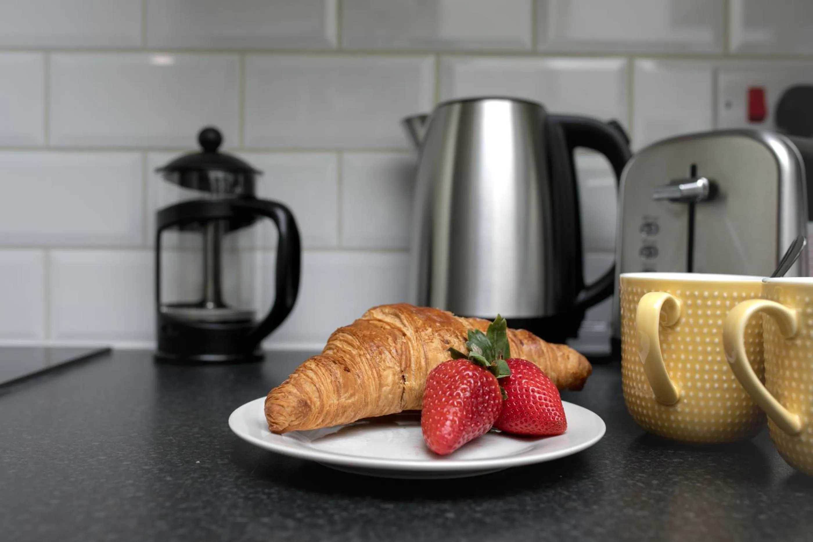 Kitchen or kitchenette in KVM - City Apartments - Contractors - Town Centre by KVM Stays