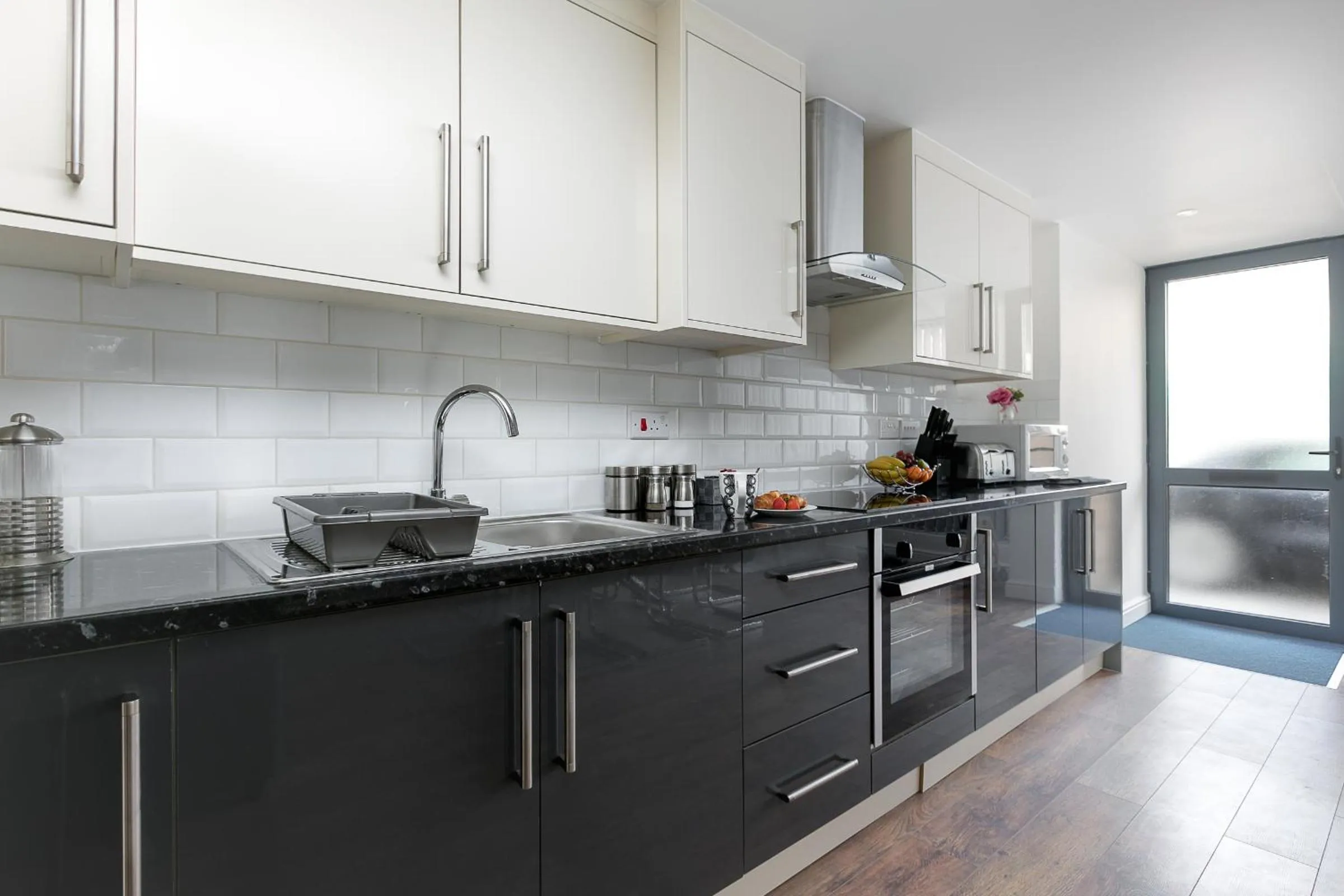 Kitchen or kitchenette in KVM - City Apartments - Contractors - Town Centre by KVM Stays