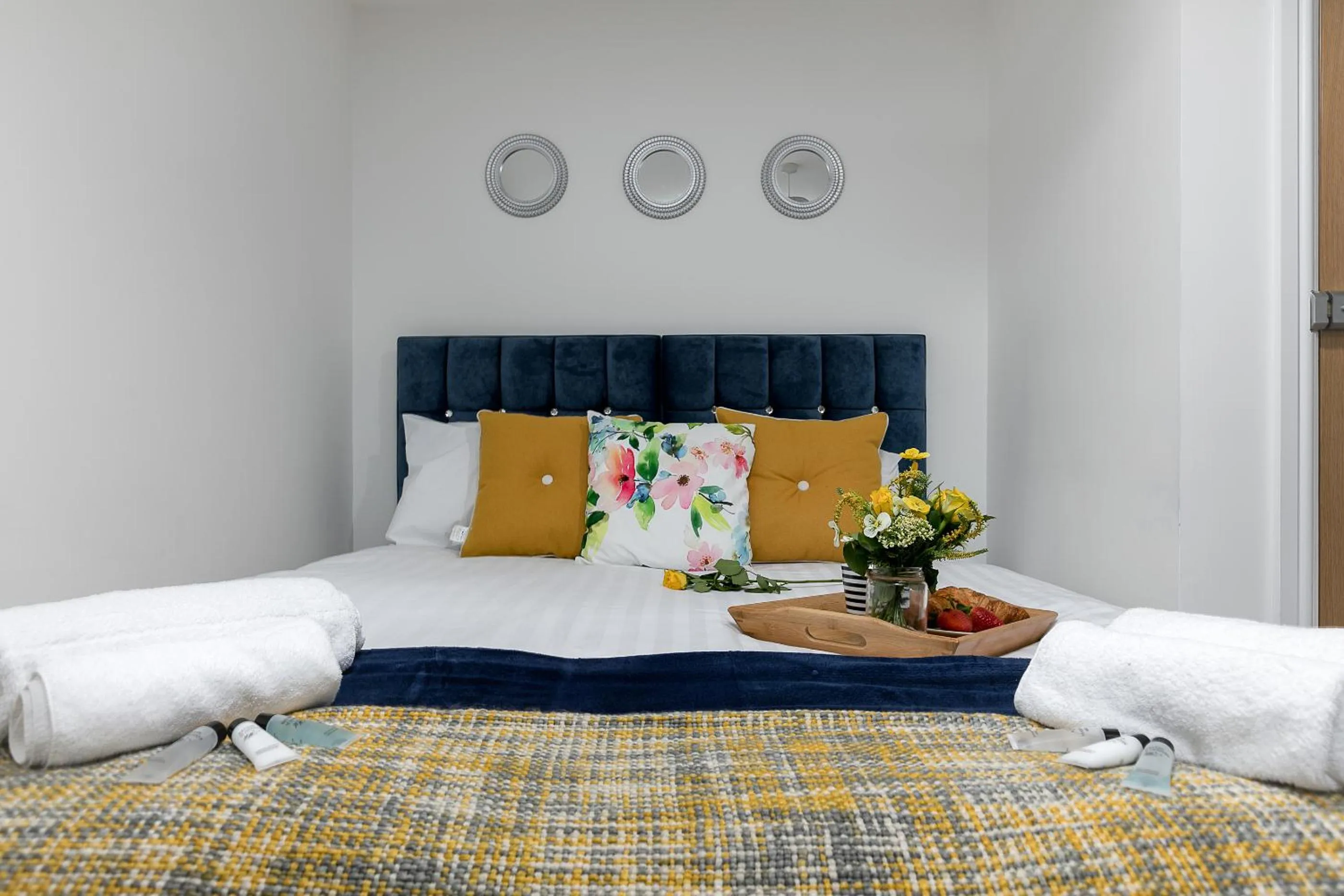 Bedroom in KVM - City Apartments - Contractors - Town Centre by KVM Stays