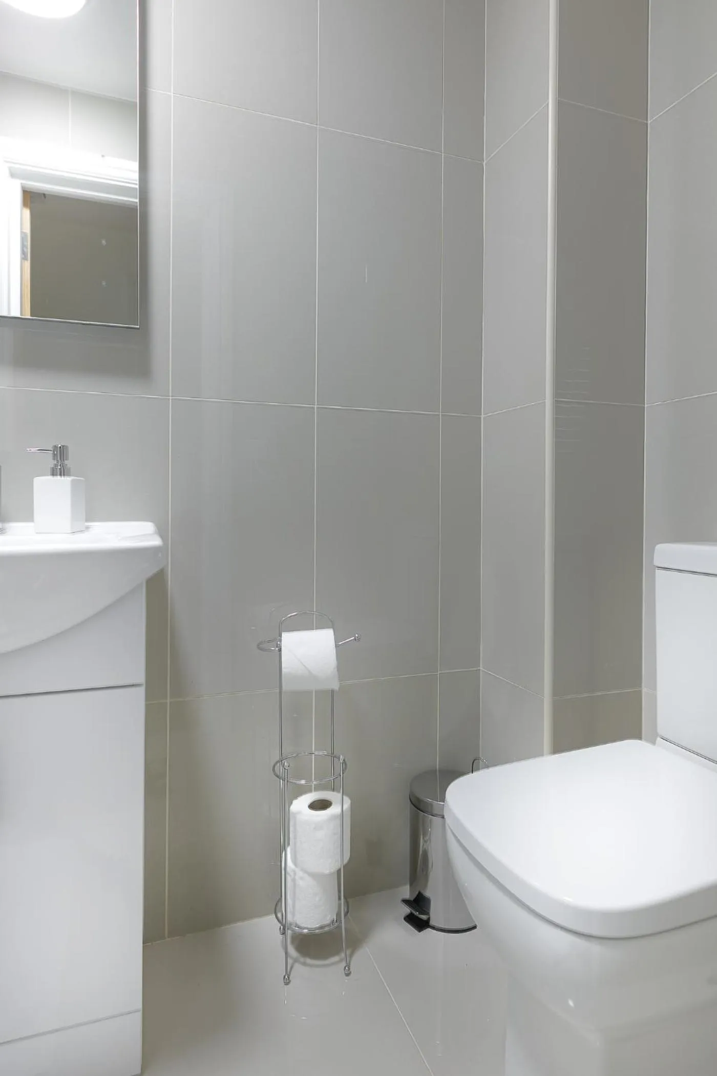 Bathroom in KVM - City Apartments - Contractors - Town Centre by KVM Stays