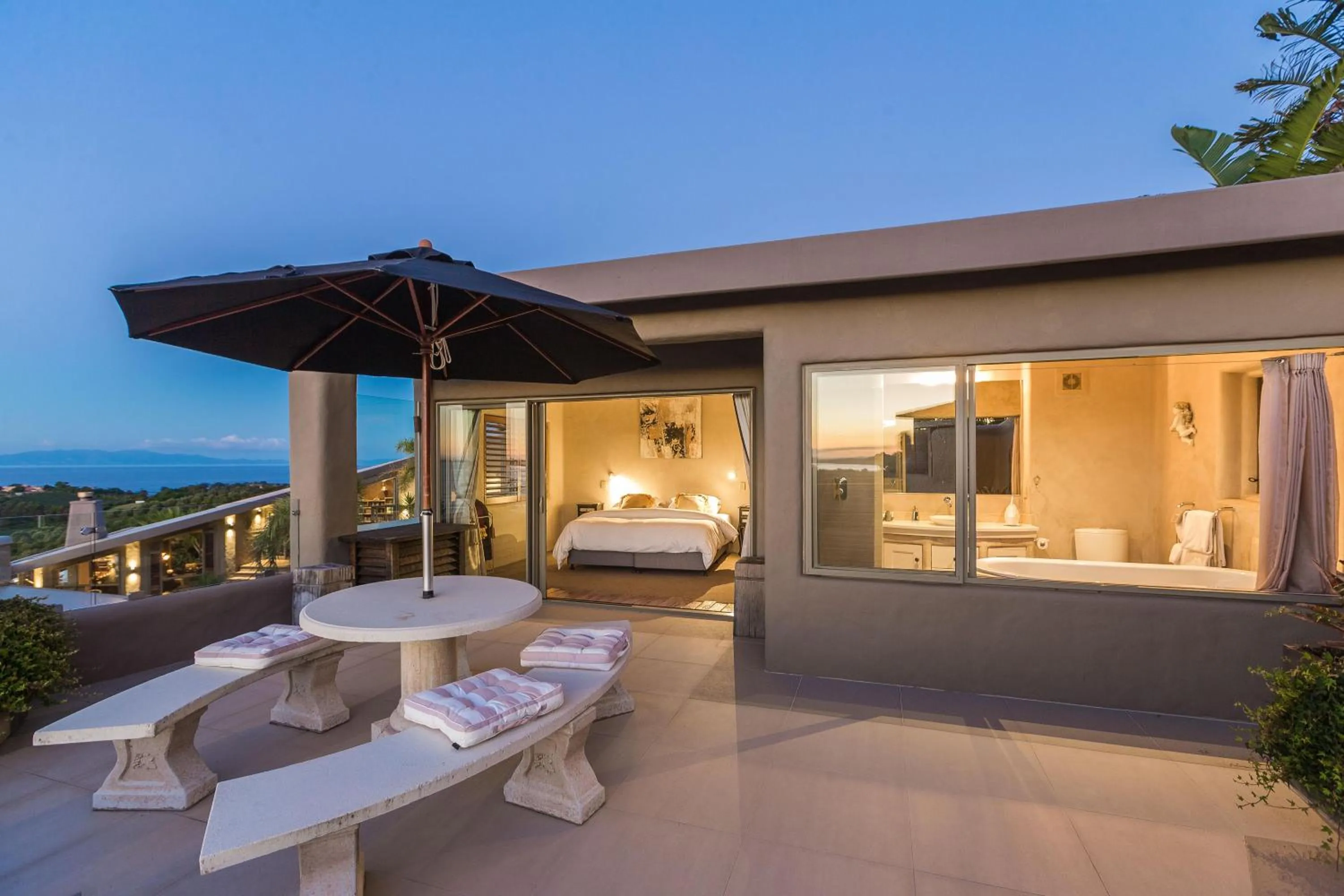 Balcony/Terrace, Bed in Delamore Lodge