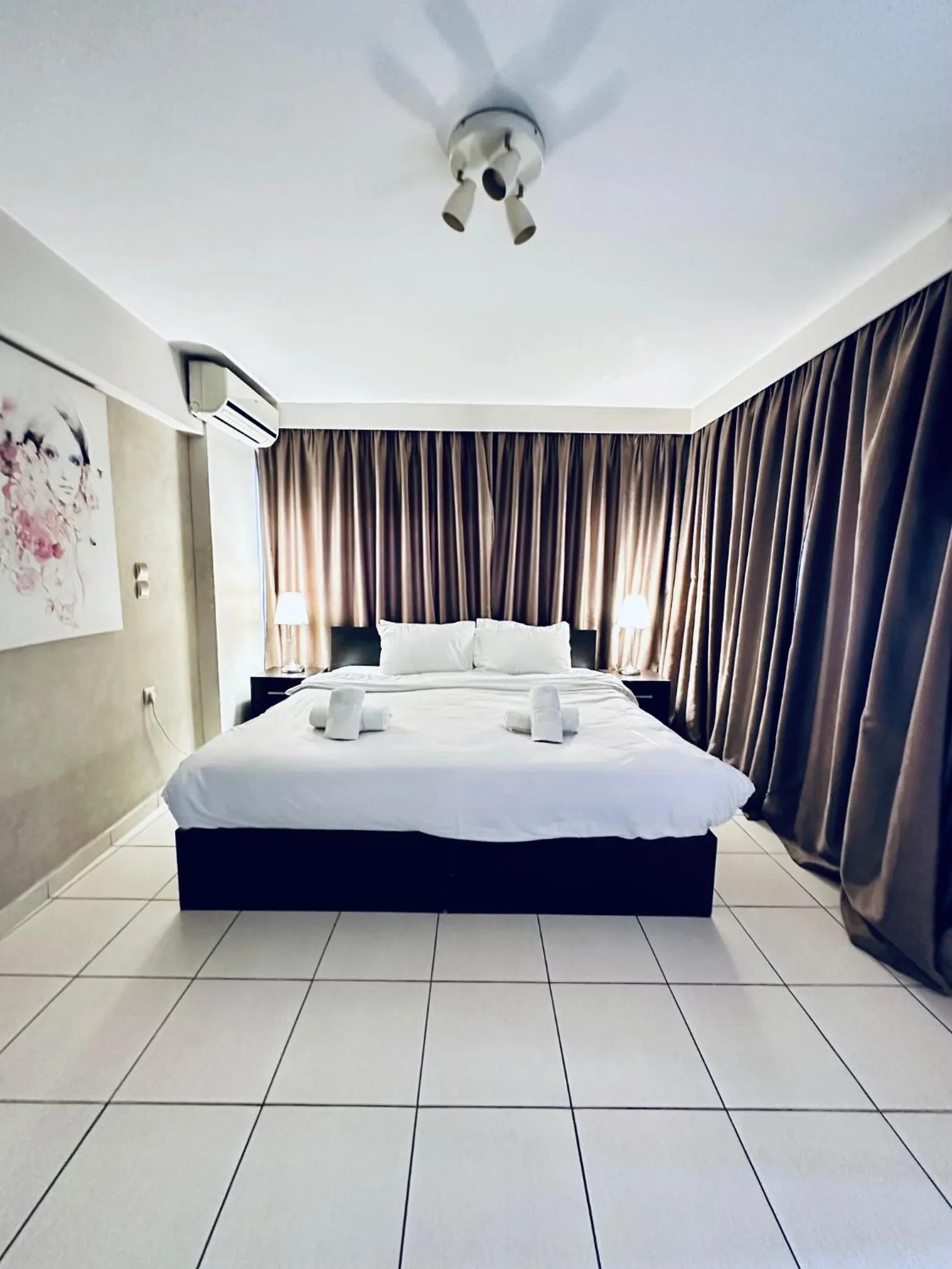 Bed in Mc Queen Rooms & Apartments