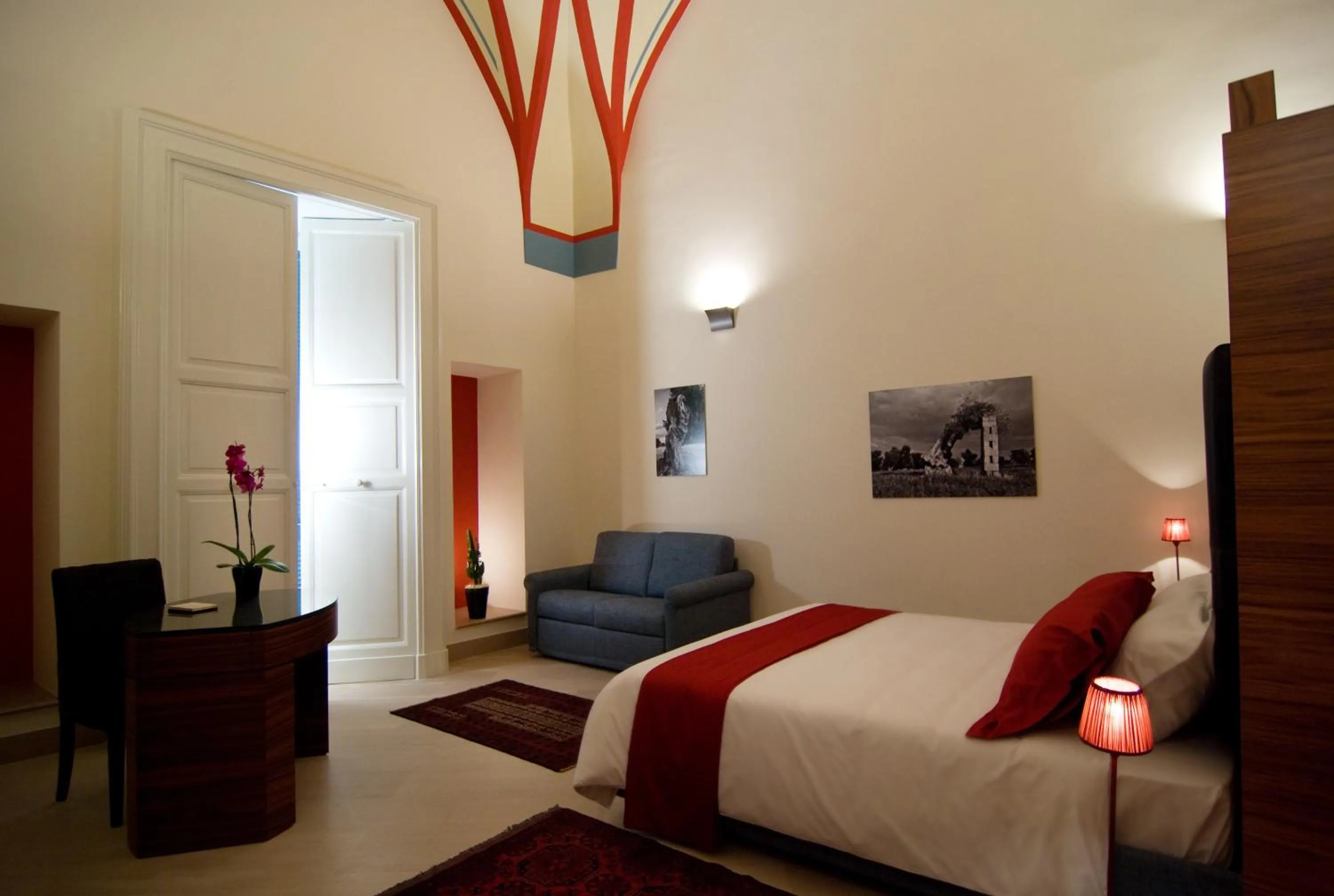 Photo of the whole room, Bed in Alvino Suite And Breakfast