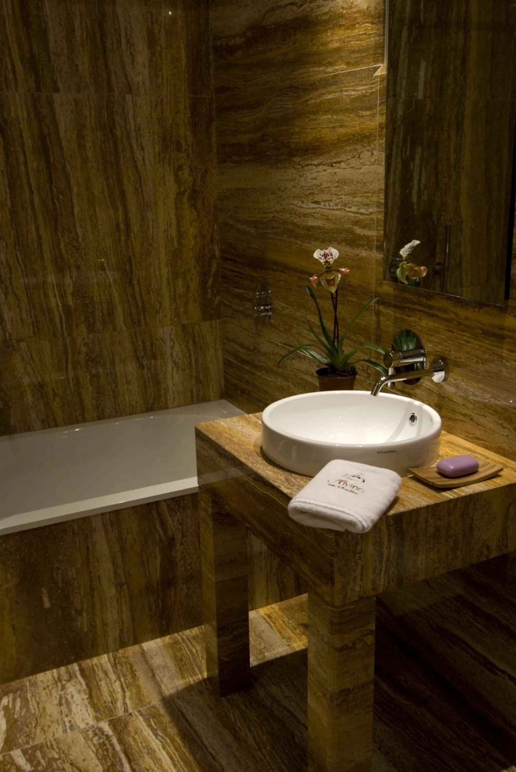 Bathroom in Alvino Suite And Breakfast