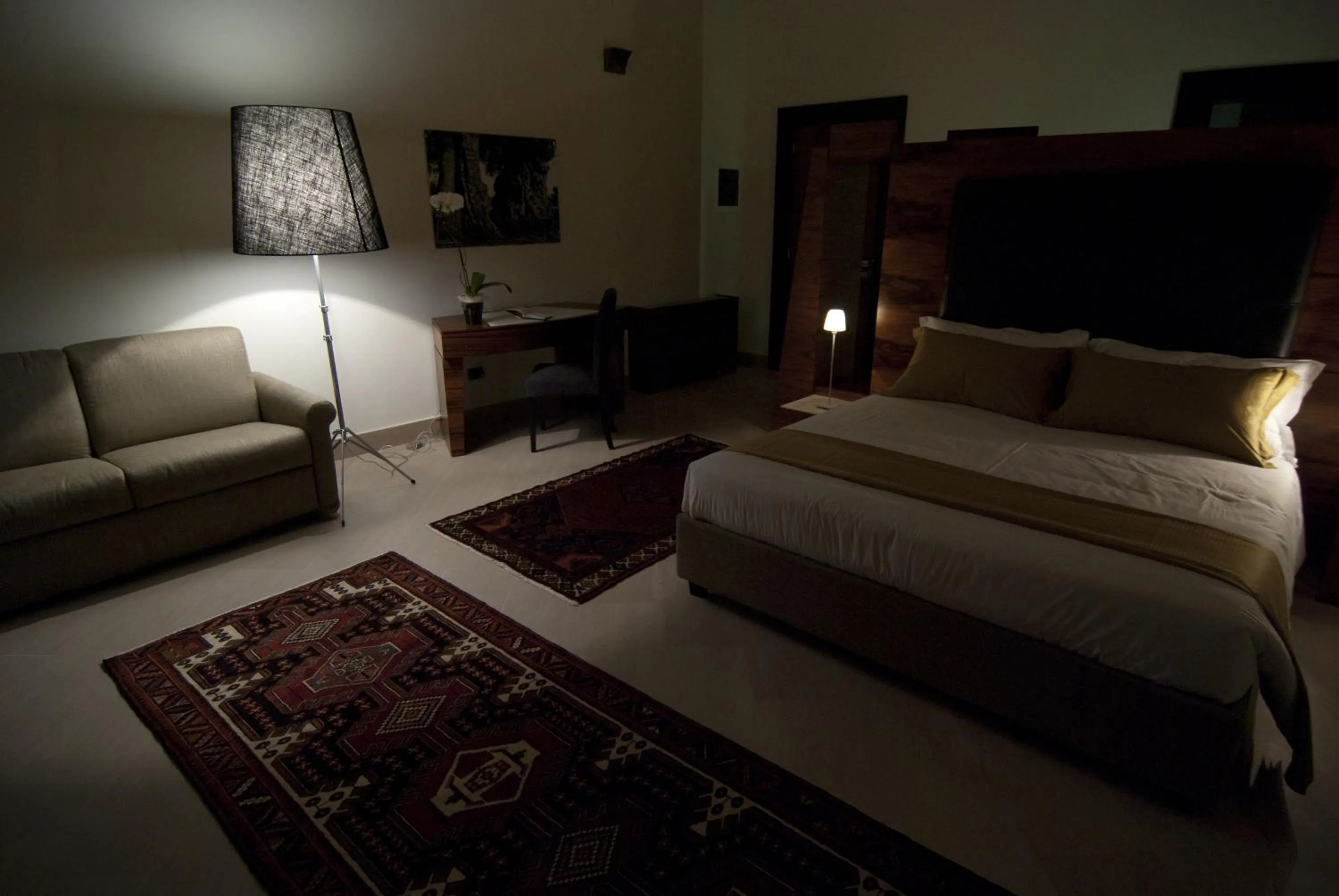 Photo of the whole room, Bed in Alvino Suite And Breakfast