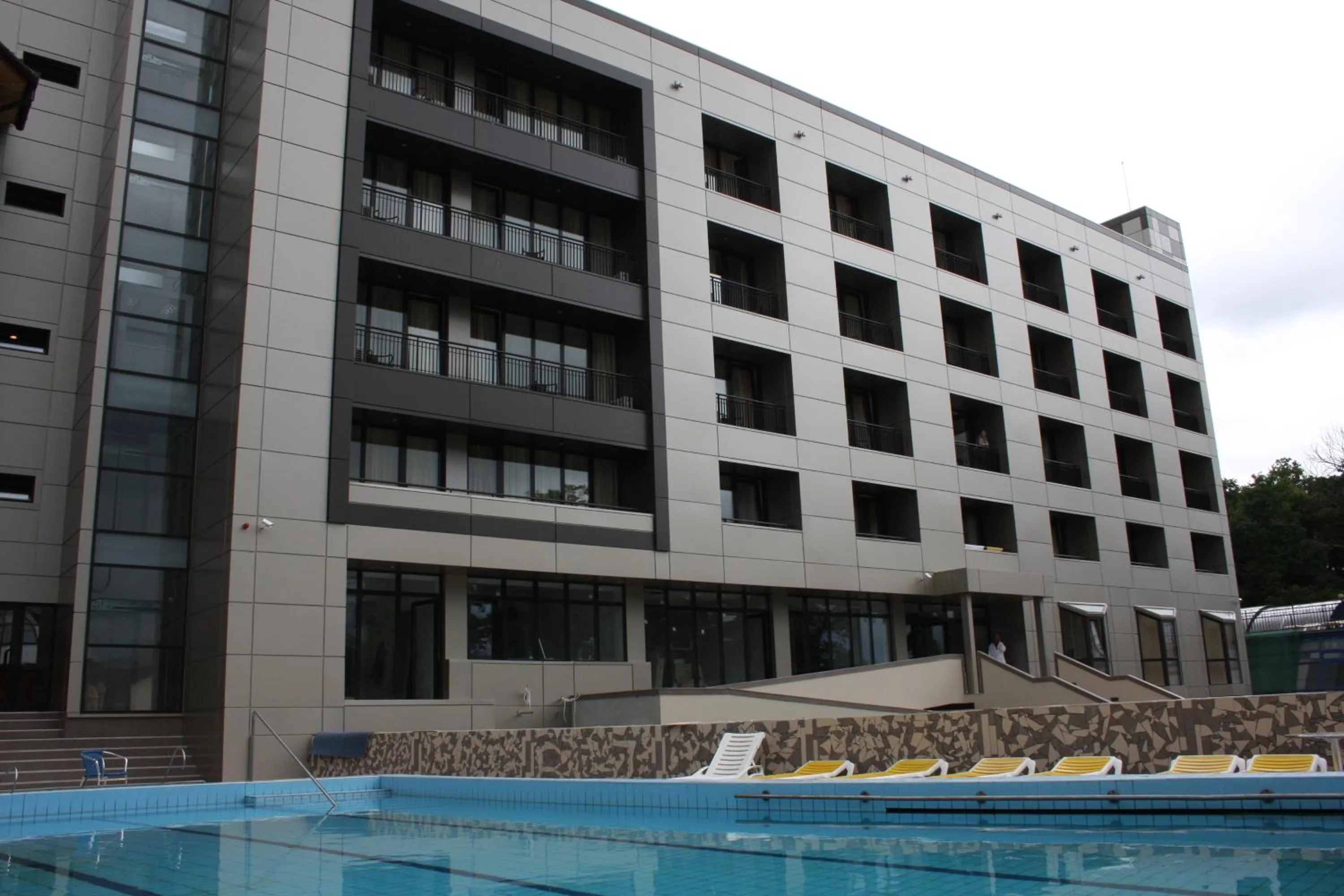 Facade/entrance in Hotel President