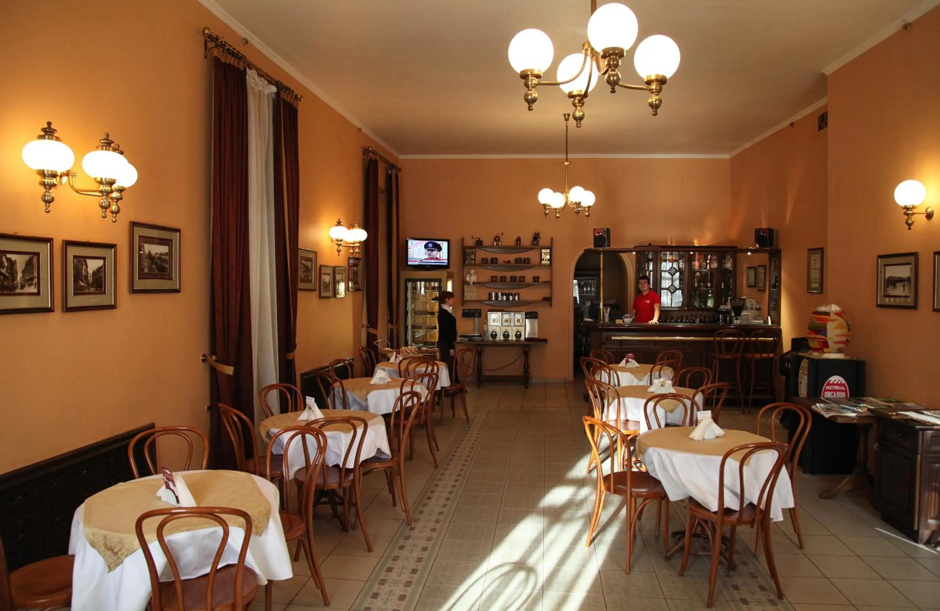 Restaurant/places to eat in Wien Hotel