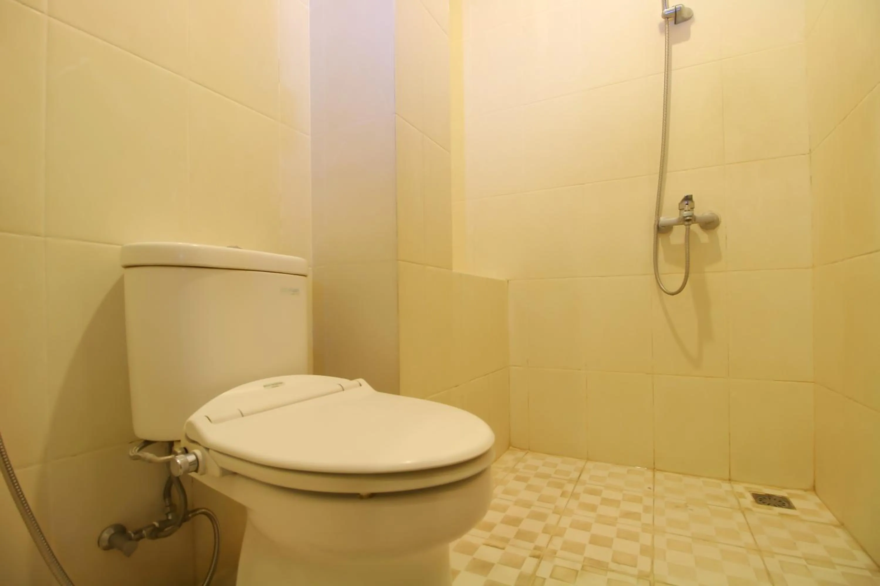 Bathroom in RedDoorz Plus @ Taman Siswa 2