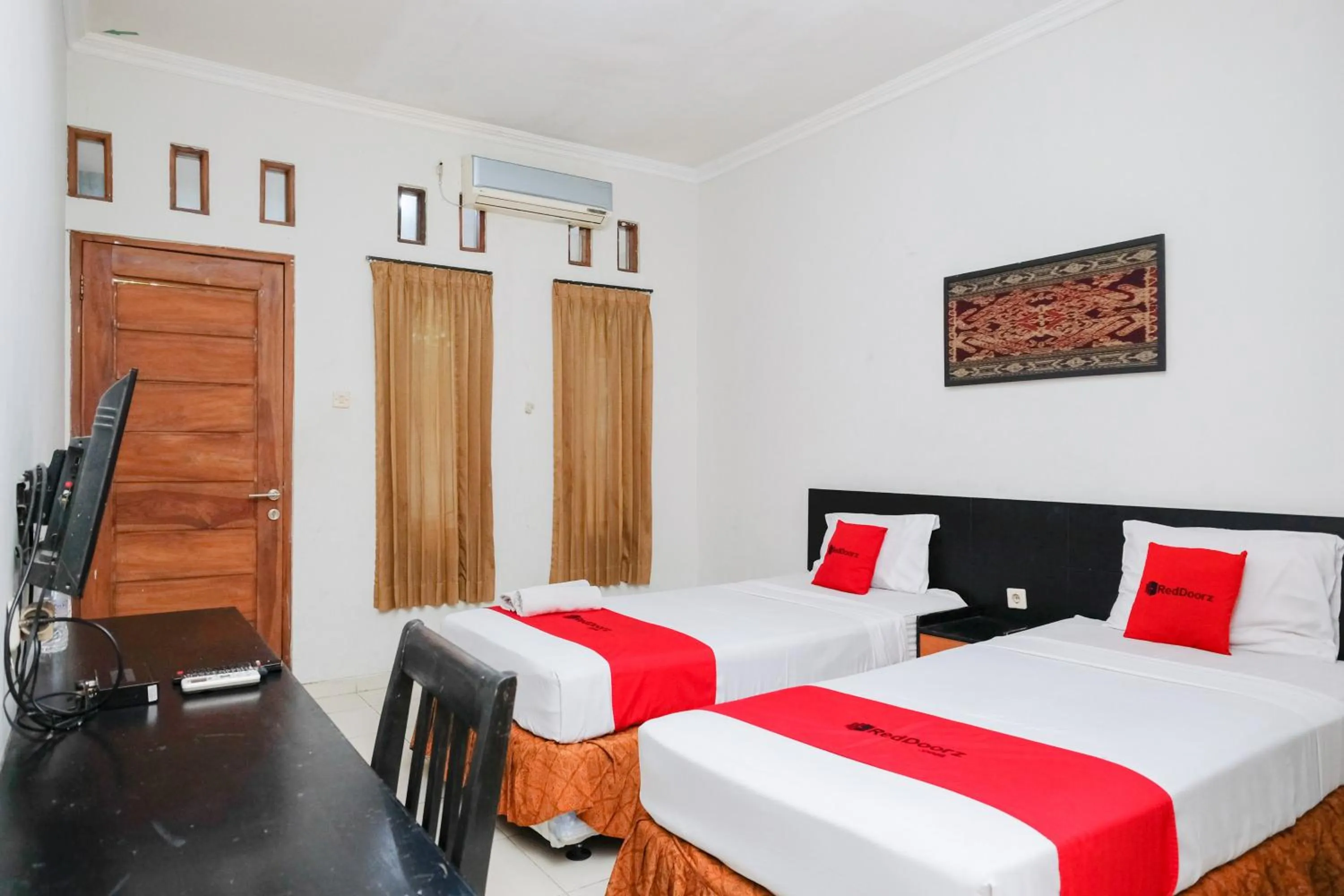 Bedroom, Bed in RedDoorz Plus @ Taman Siswa 2