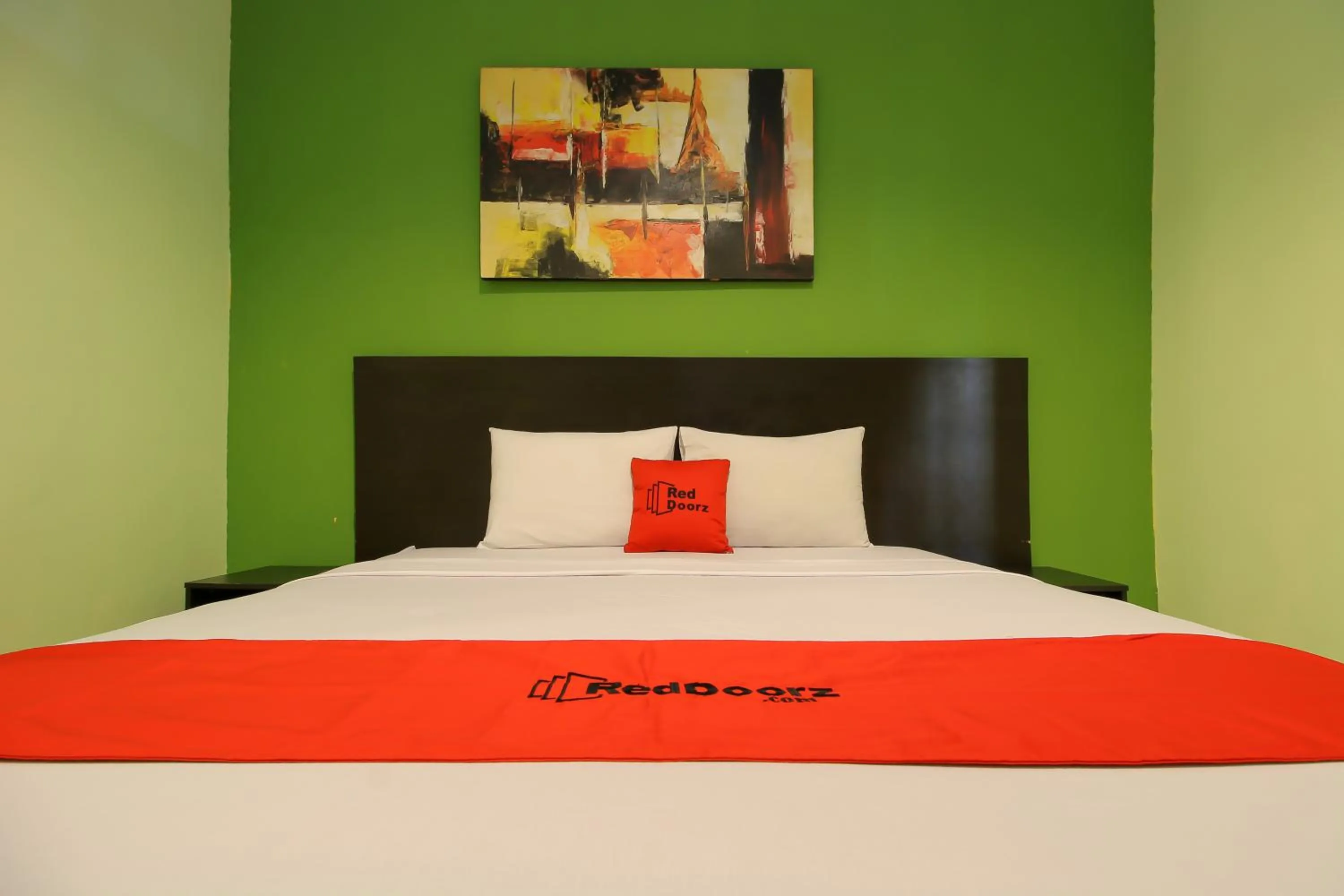 Bed in RedDoorz Plus @ Taman Siswa 2