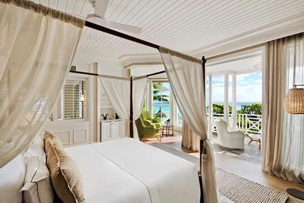 Junior Suite Beachfront - Adult only in Heritage Le Telfair Golf & Wellness Resort