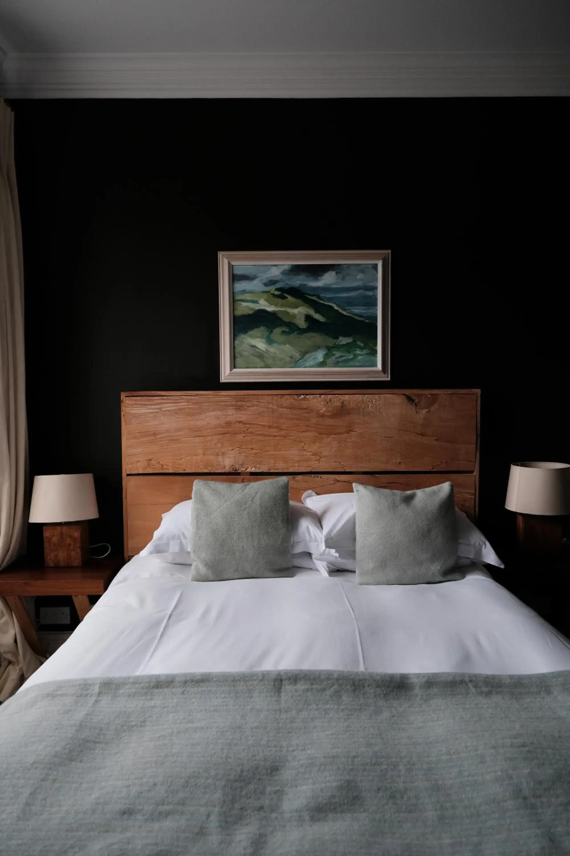 Room Two in Llys Meddyg Room Two in Llys Meddyg