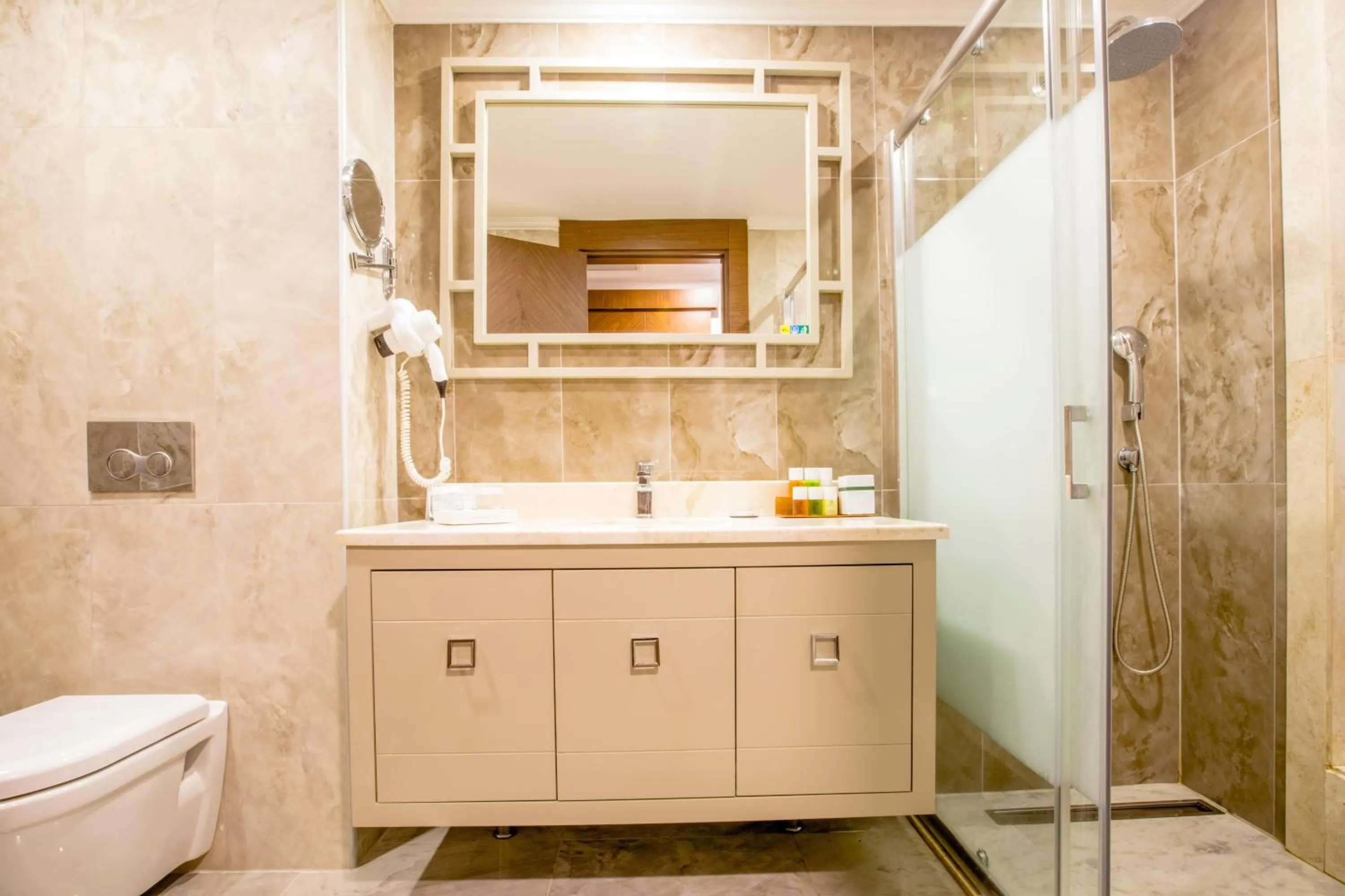 Bathroom in Sherwood Exclusive Kemer - Kids Concept