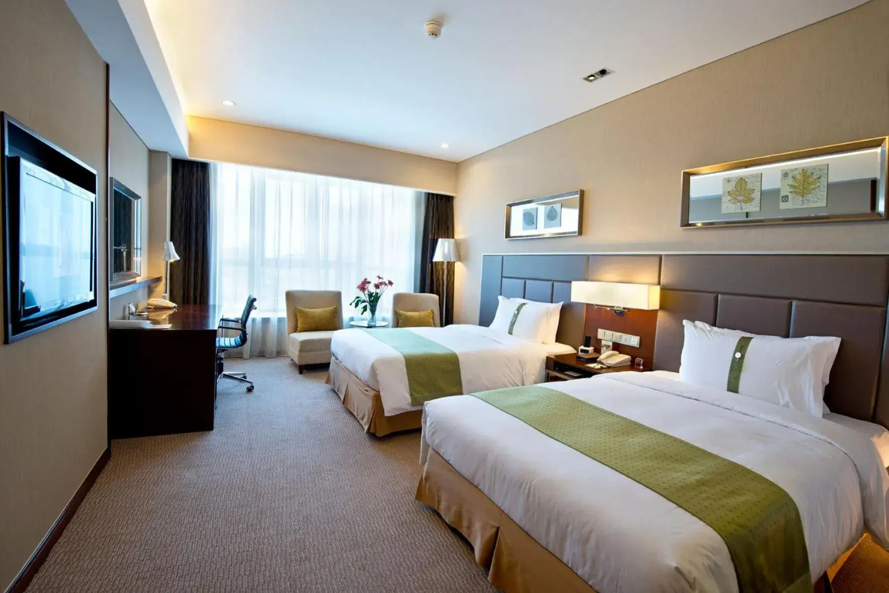 Bed in Holiday Inn Beijing Haidian, an IHG Hotel Bed in Holiday Inn Beijing Haidian, an IHG Hotel