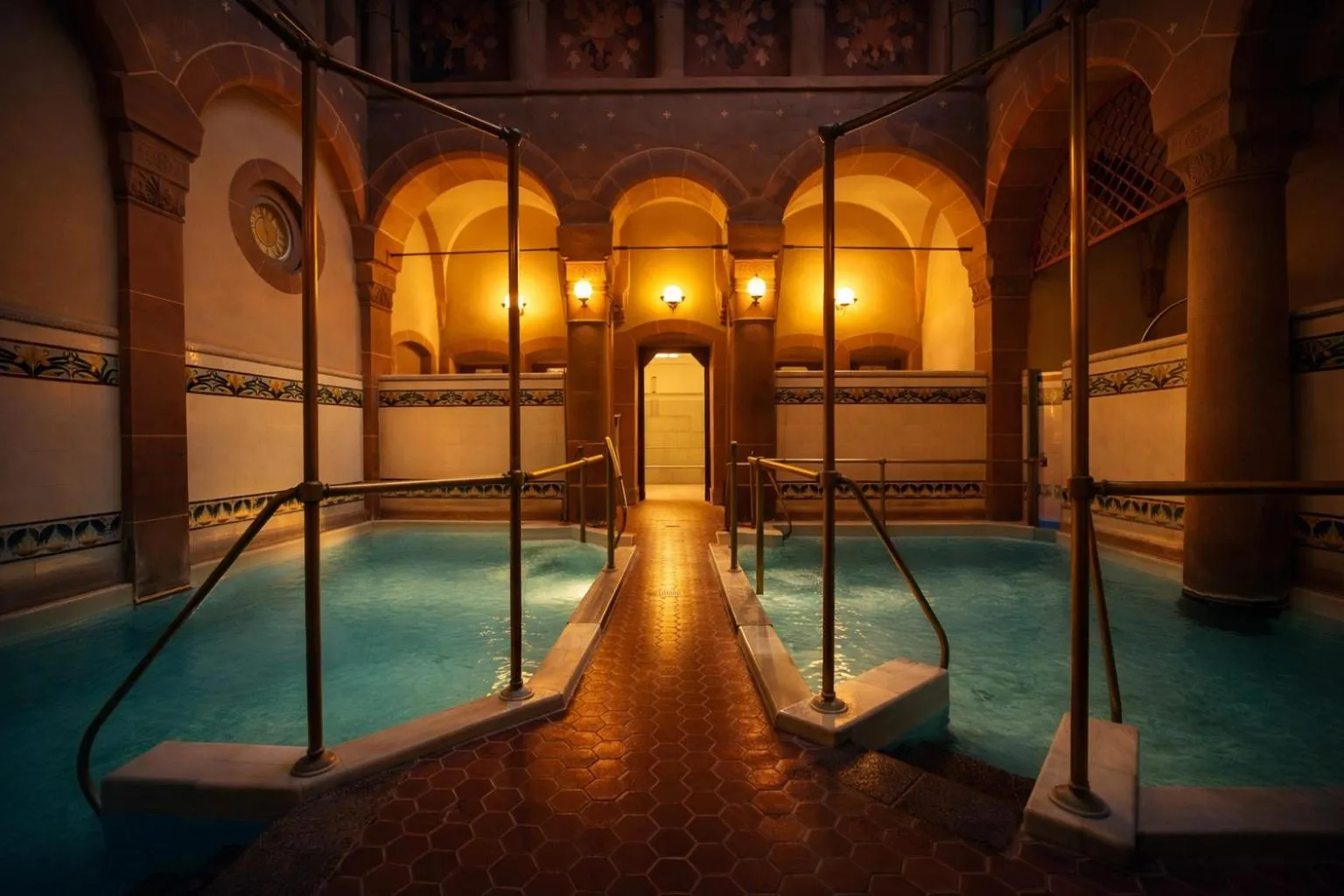 Swimming pool in Mokni's Palais Hotel & SPA