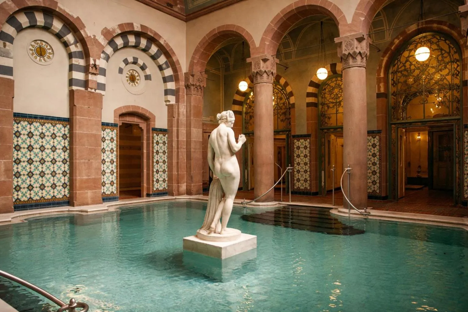 Swimming pool in Mokni's Palais Hotel & SPA