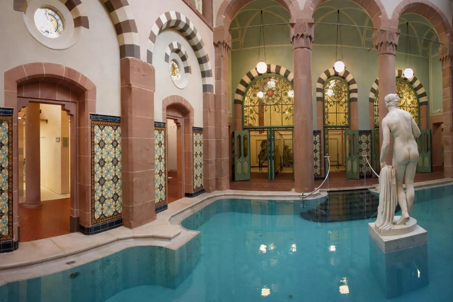 Swimming pool in Mokni's Palais Hotel & SPA