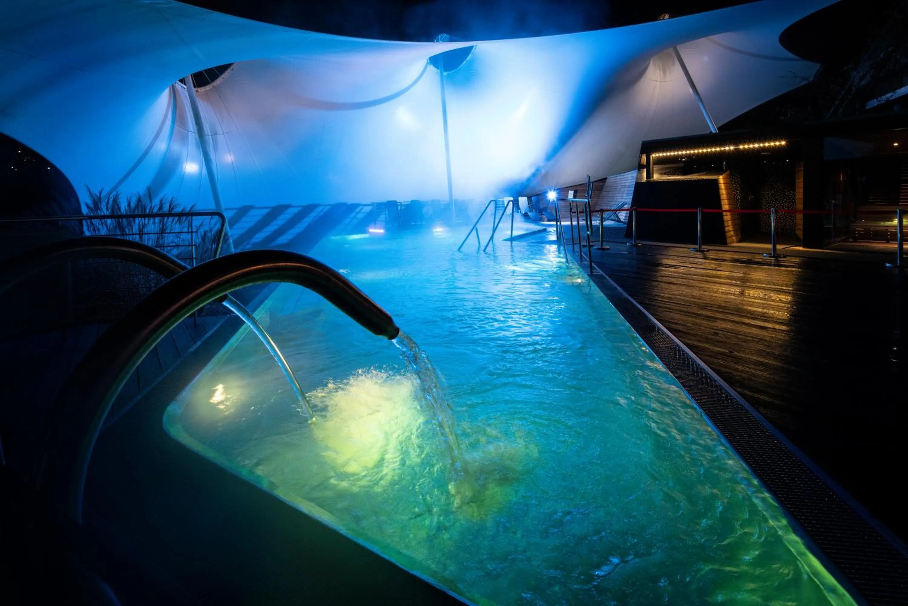 Swimming pool in Mokni's Palais Hotel & SPA