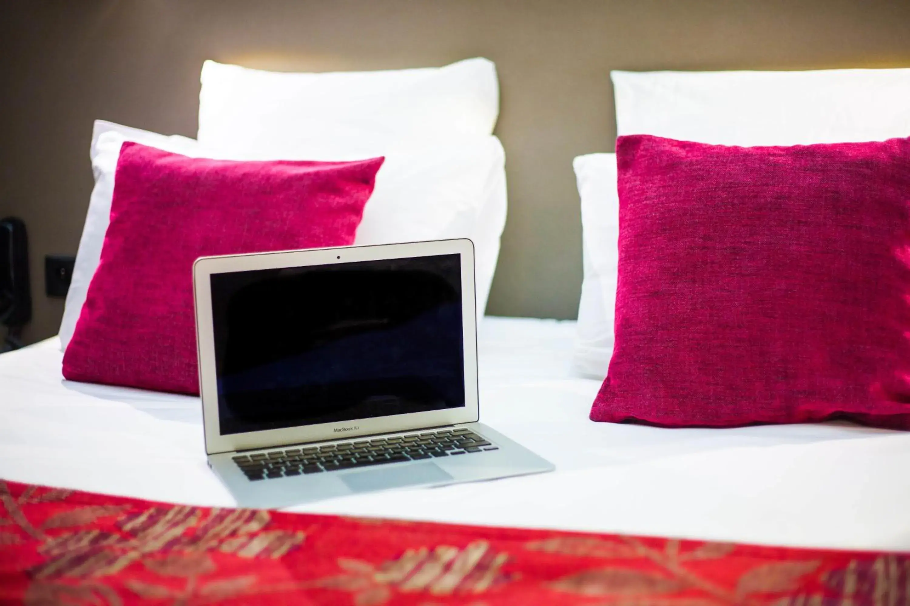 Standard Twin Room in The Originals City, Hôtel Les Dômes, Perpignan Sud Saleilles Standard Twin Room in The Originals City, Hôtel Les Dômes, Perpignan Sud Saleilles