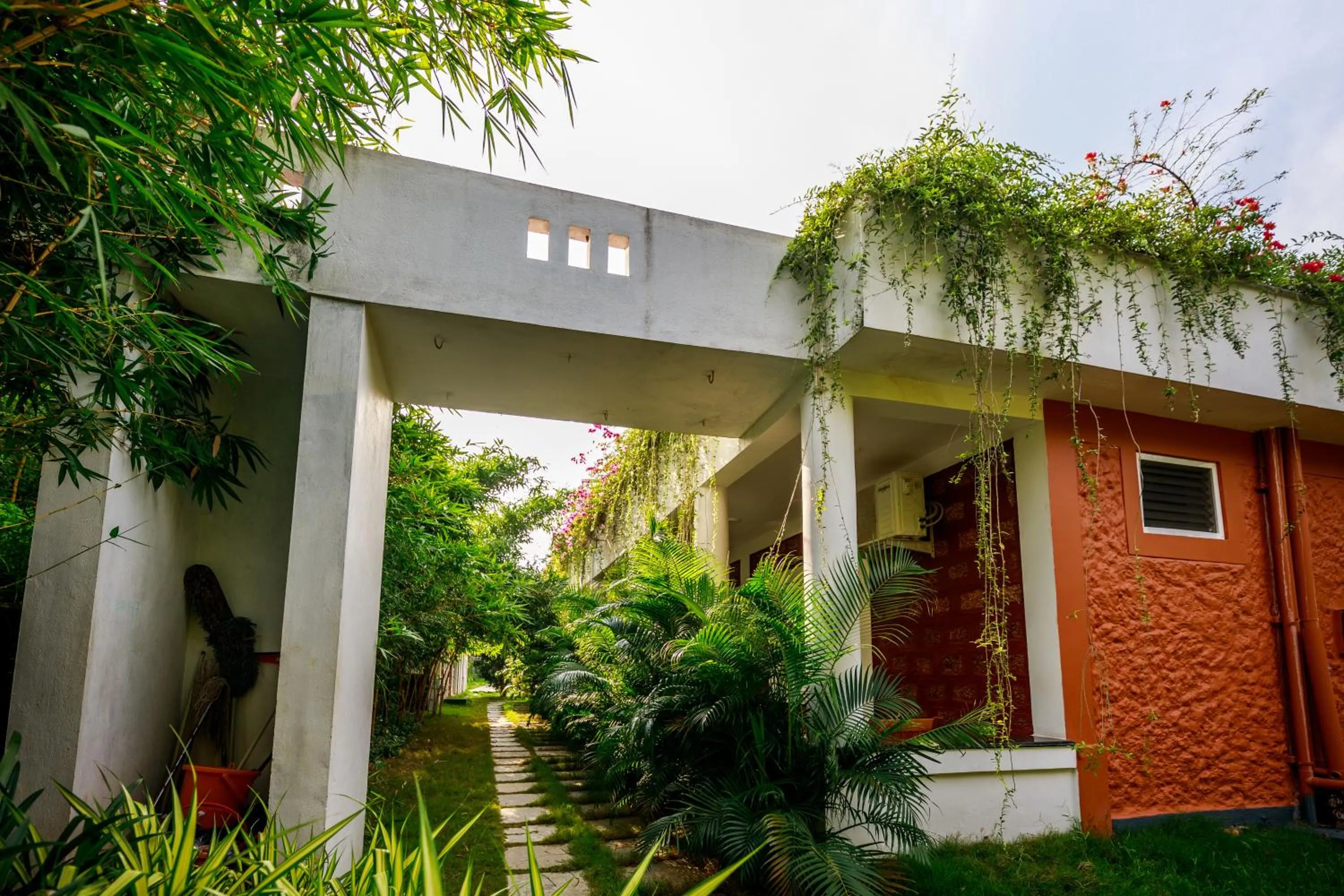 Facade/entrance in SR Jungle Resort