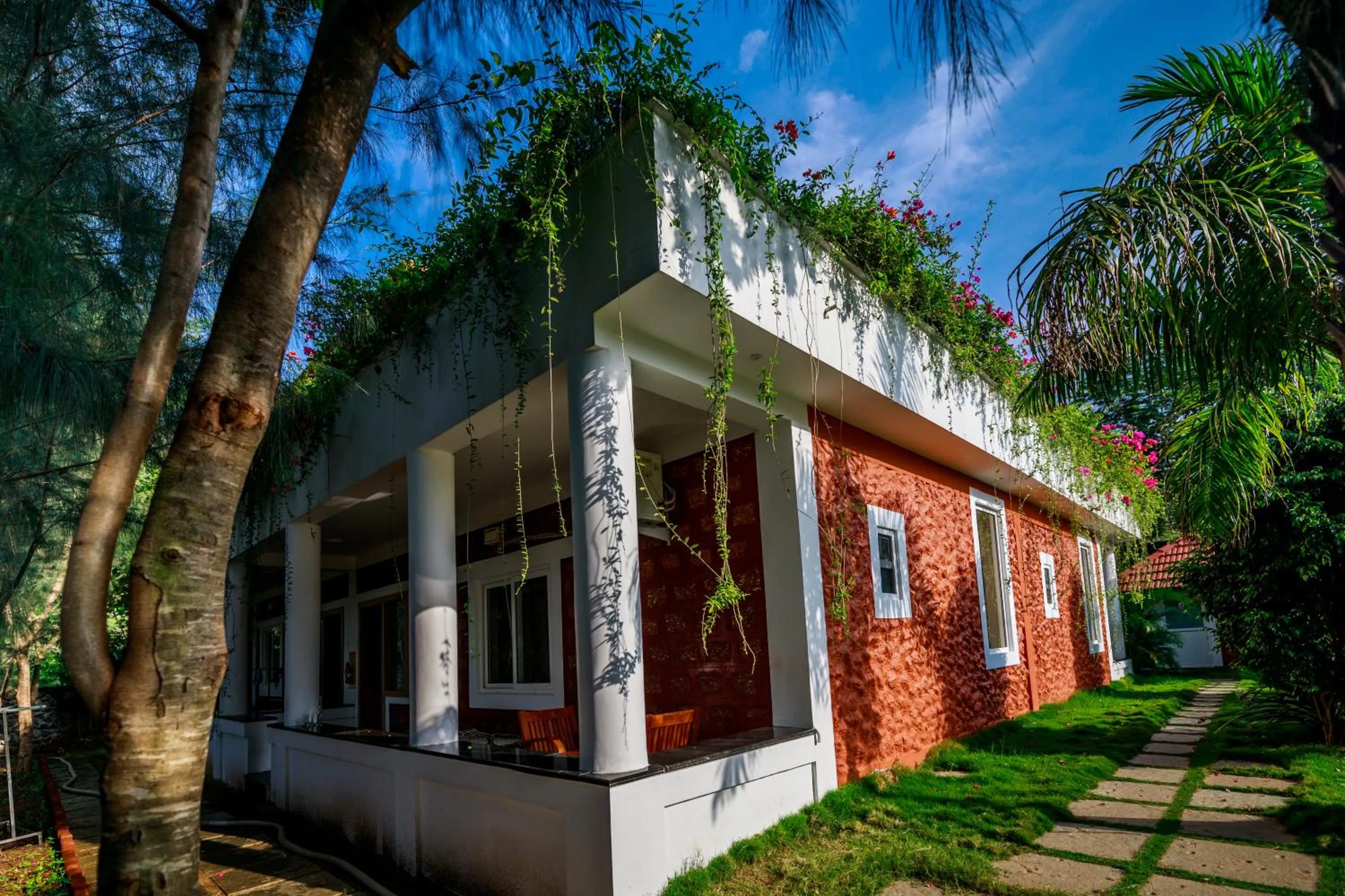 Facade/entrance in SR Jungle Resort