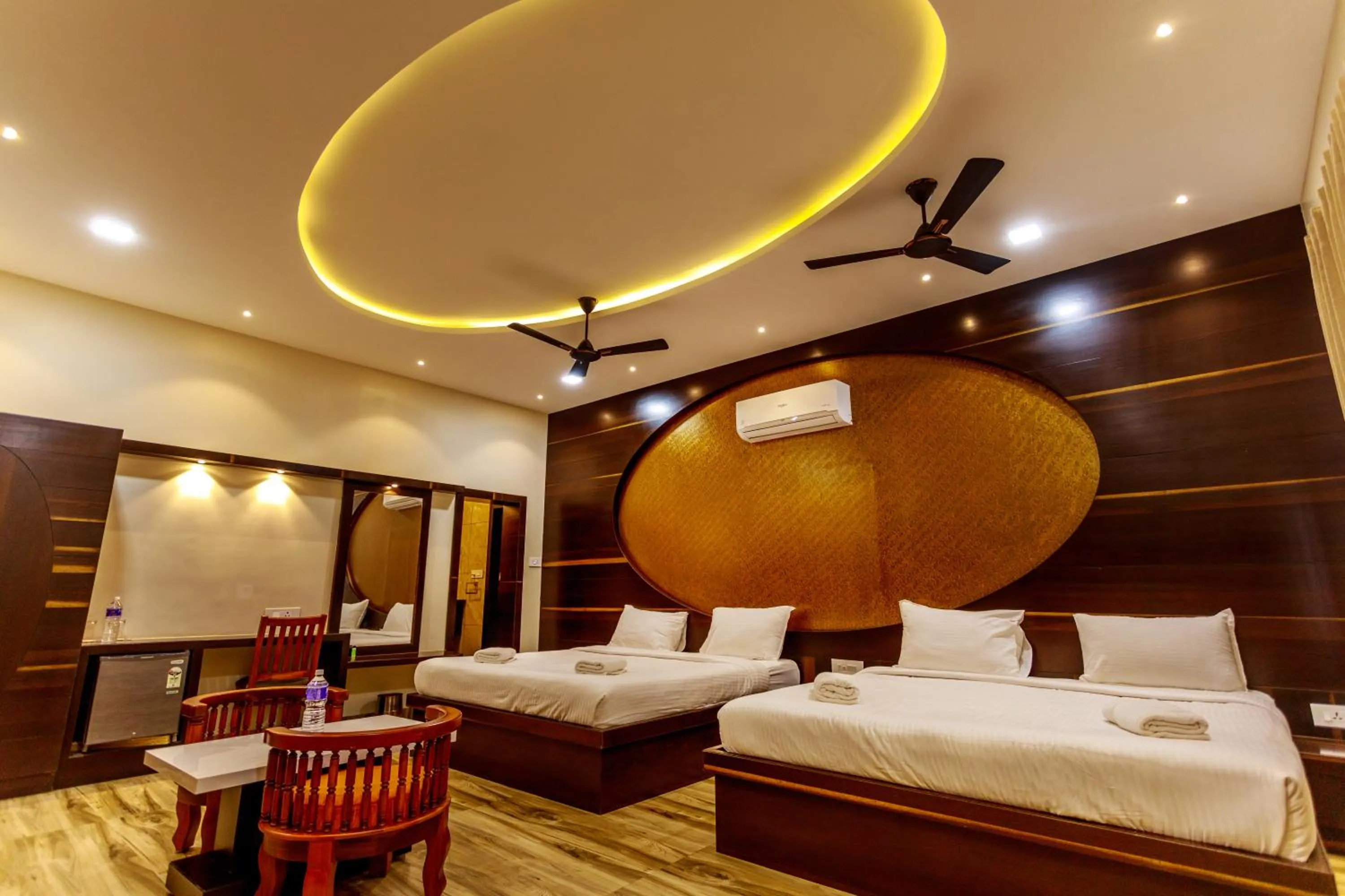 Photo of the whole room, Bed in SR Jungle Resort