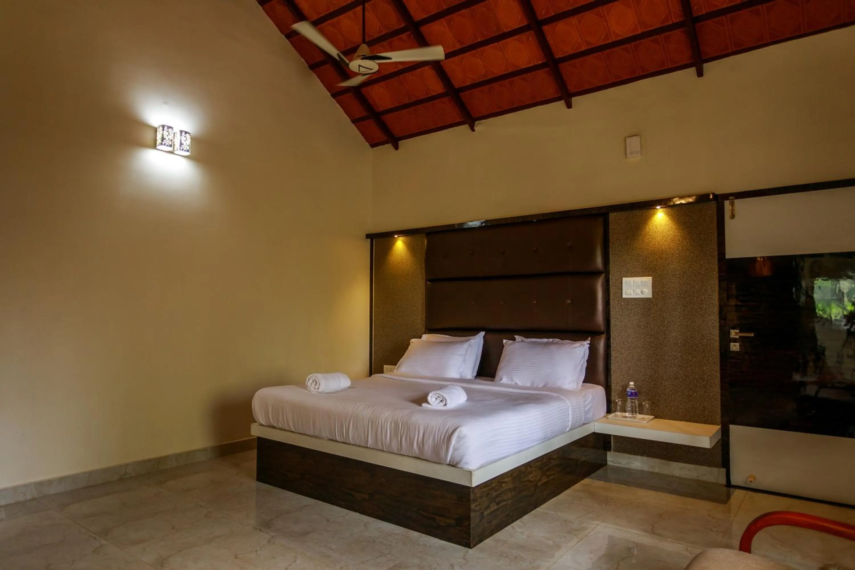 Bedroom, Bed in SR Jungle Resort