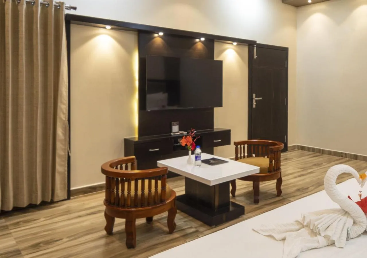 Living room, Bed in SR Jungle Resort