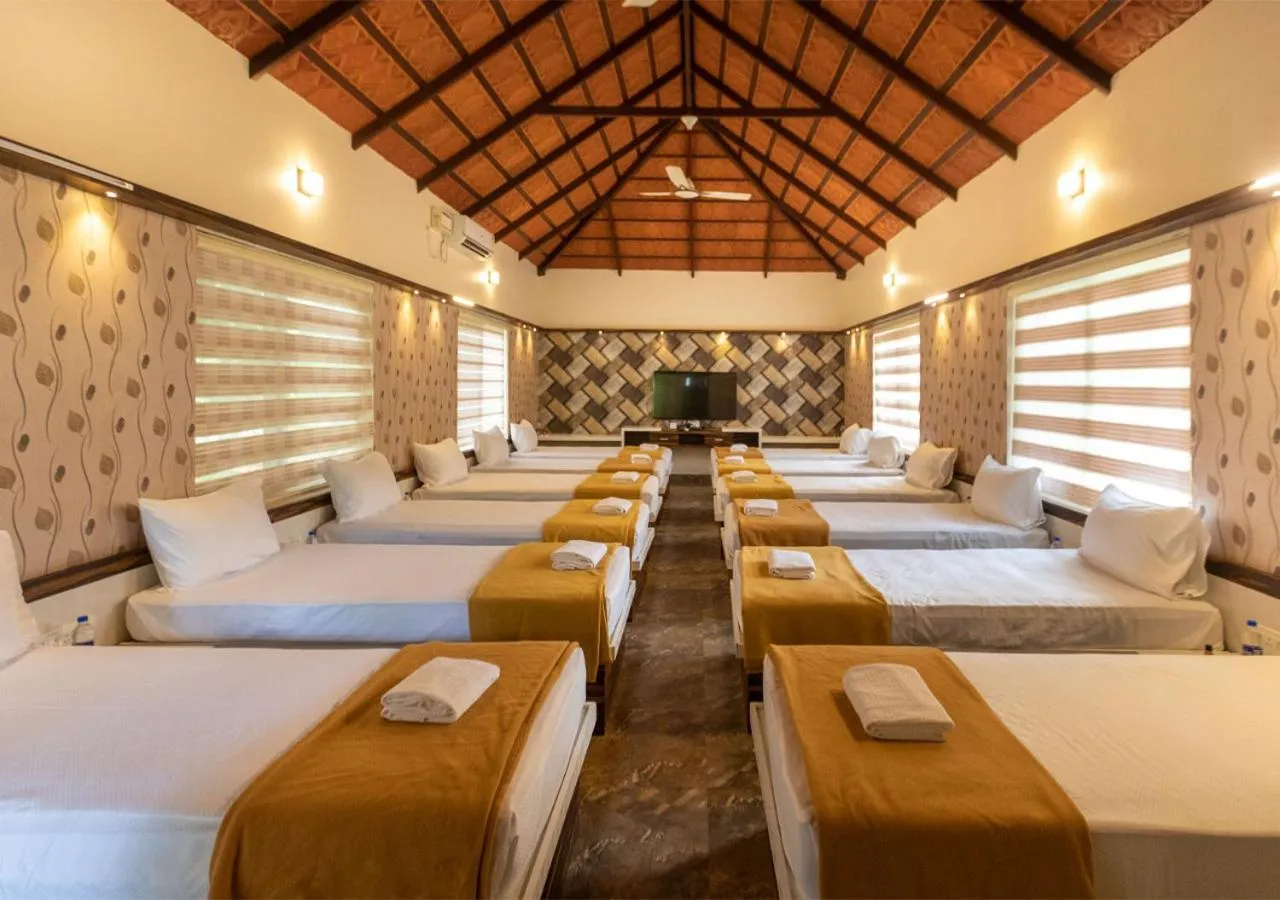 Photo of the whole room, Bed in SR Jungle Resort