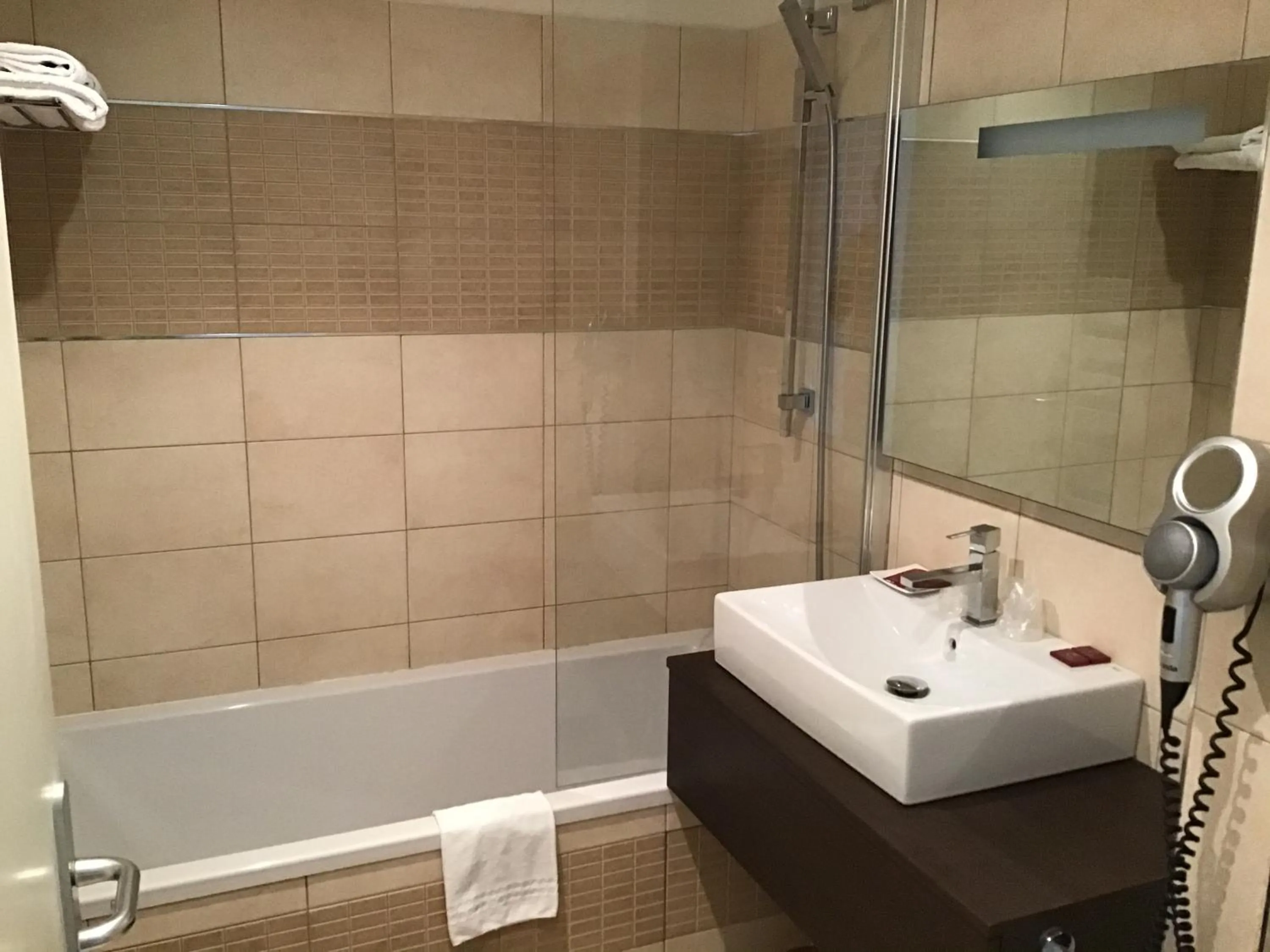 Bathroom in Hotel Restaurant Elissaldia