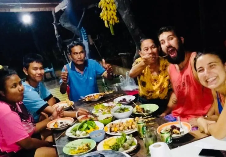 Food and drinks in Shanti Farm