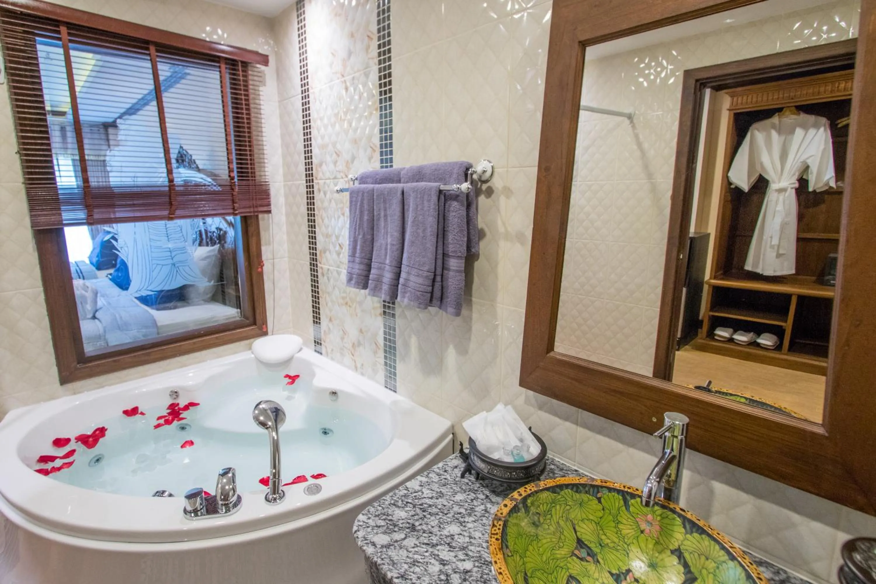 Hot Tub in Thanyawintra Boutique and Spa