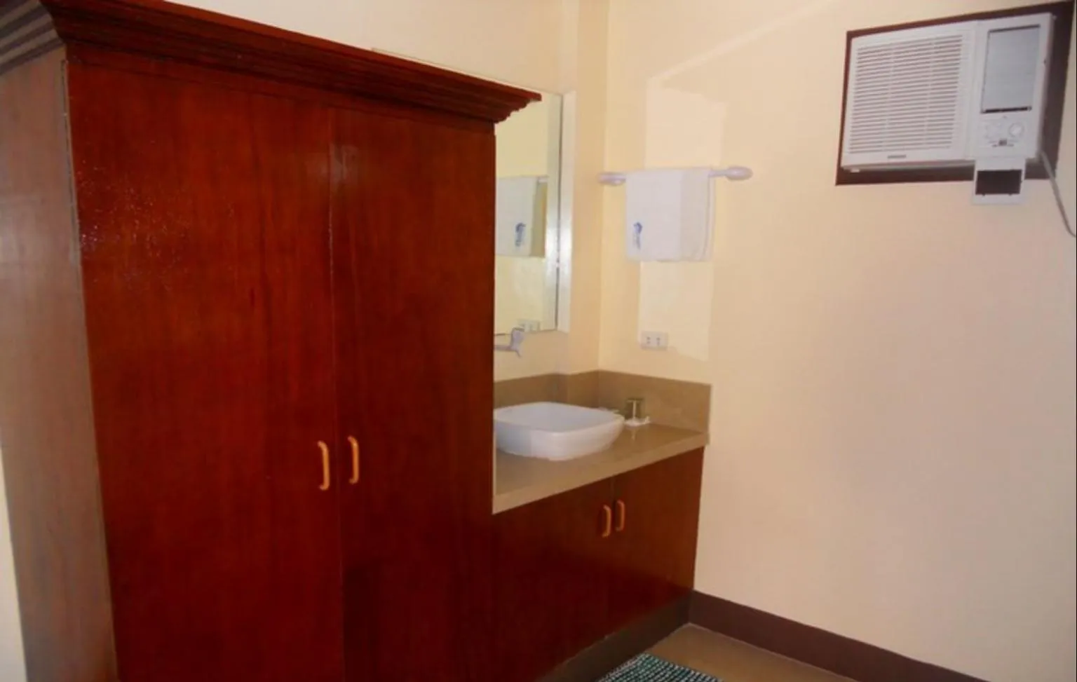 SLAM'S Garden Dive Resort