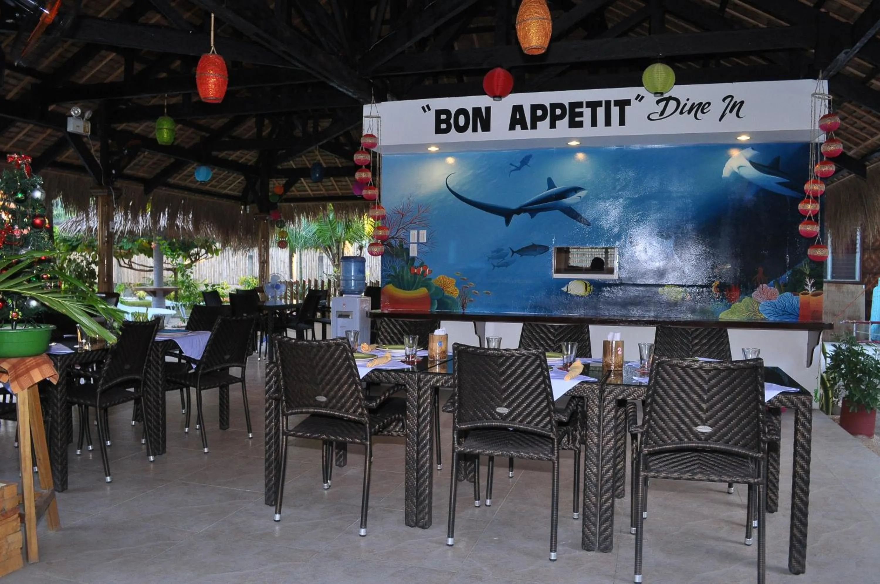 Restaurant/places to eat in SLAM'S Garden Dive Resort