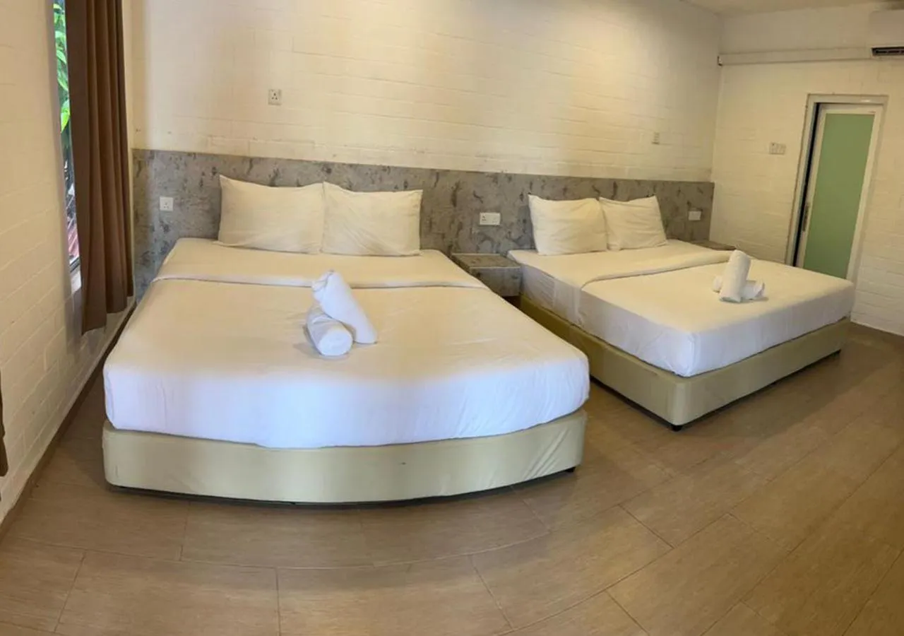 Bedroom, Bed in D'Lima Beach Inn