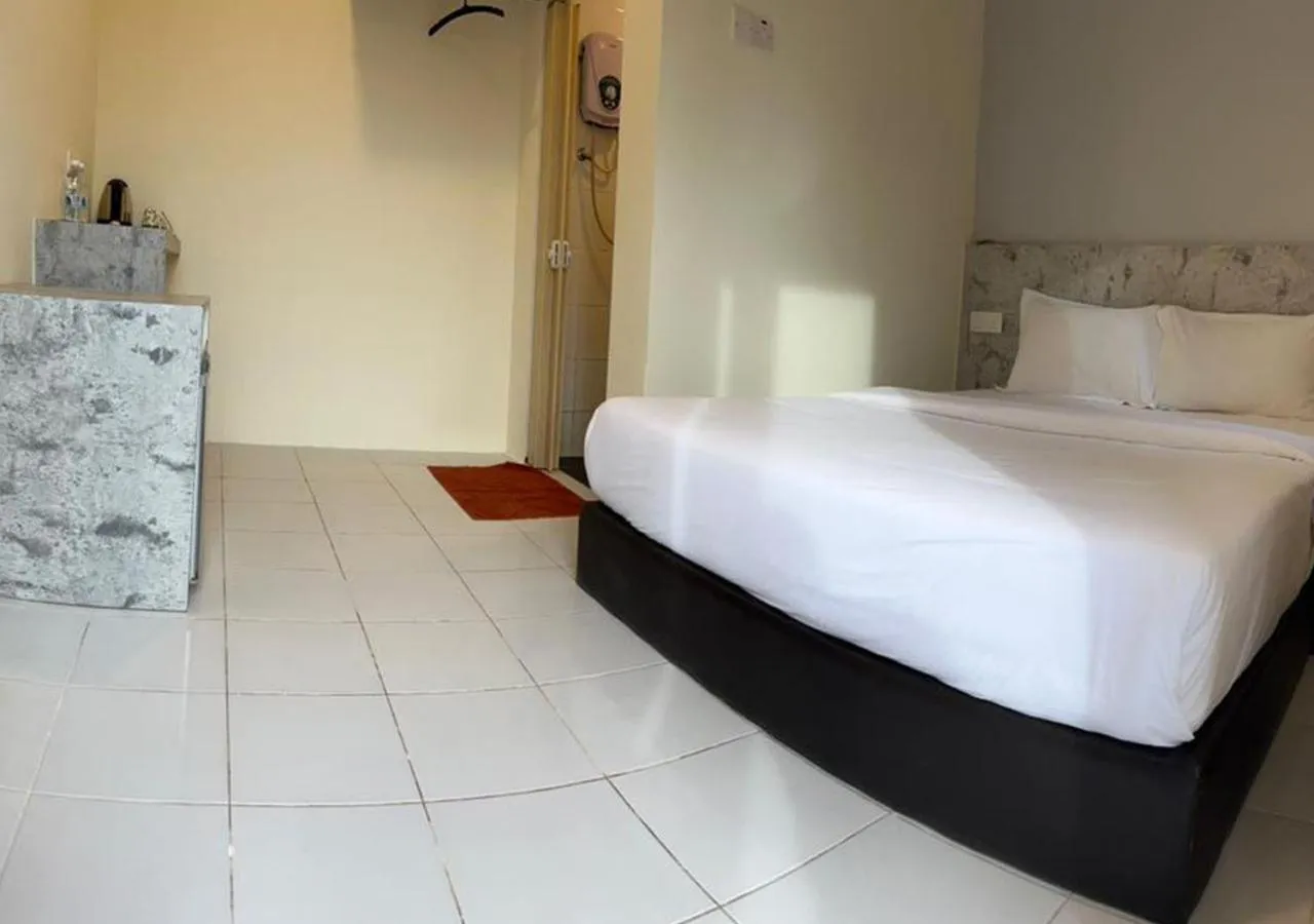 Bedroom, Bed in D'Lima Beach Inn